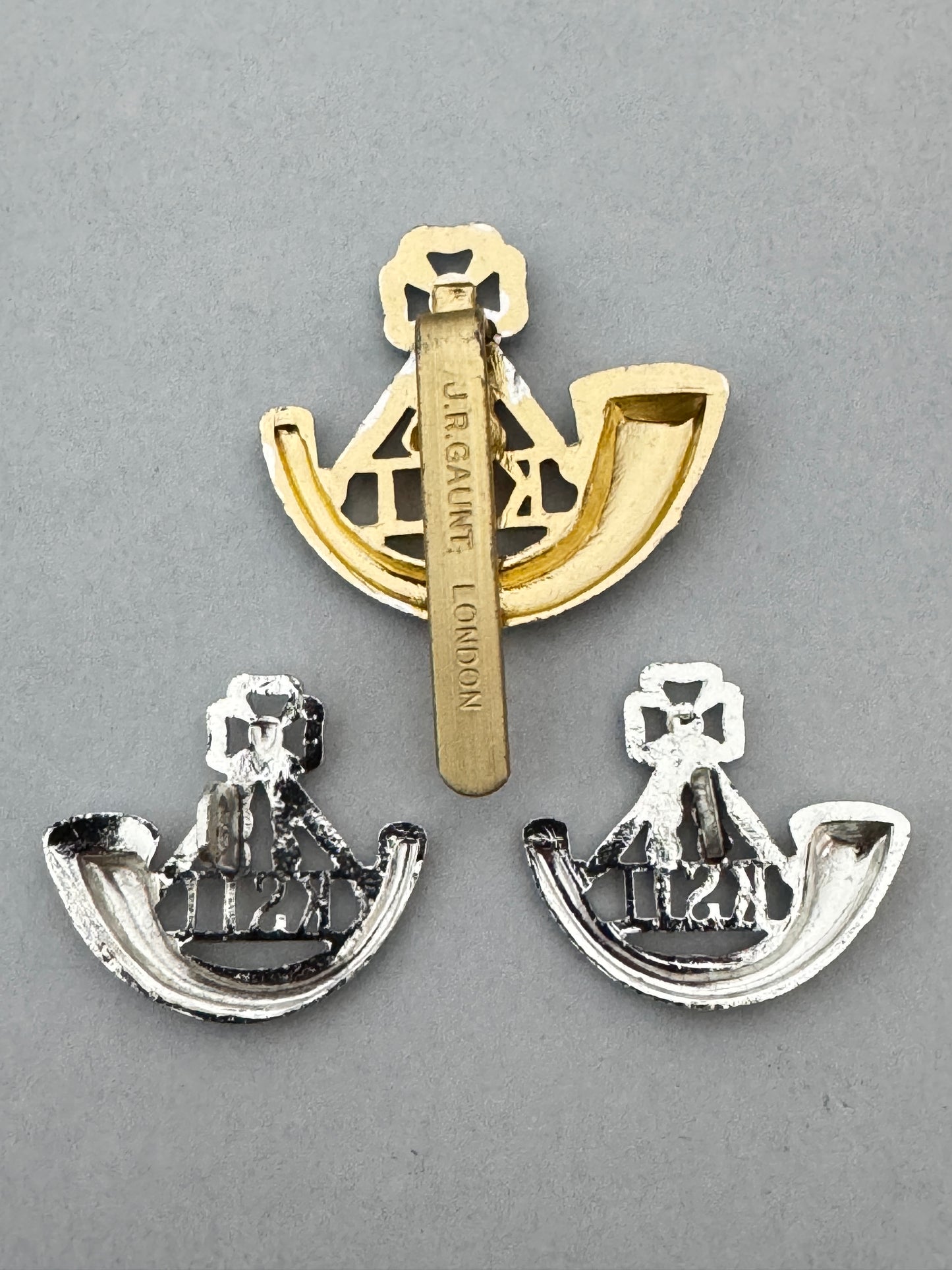 British Army King's Shropshire Light Infantry Cap Badge & Collar Badges