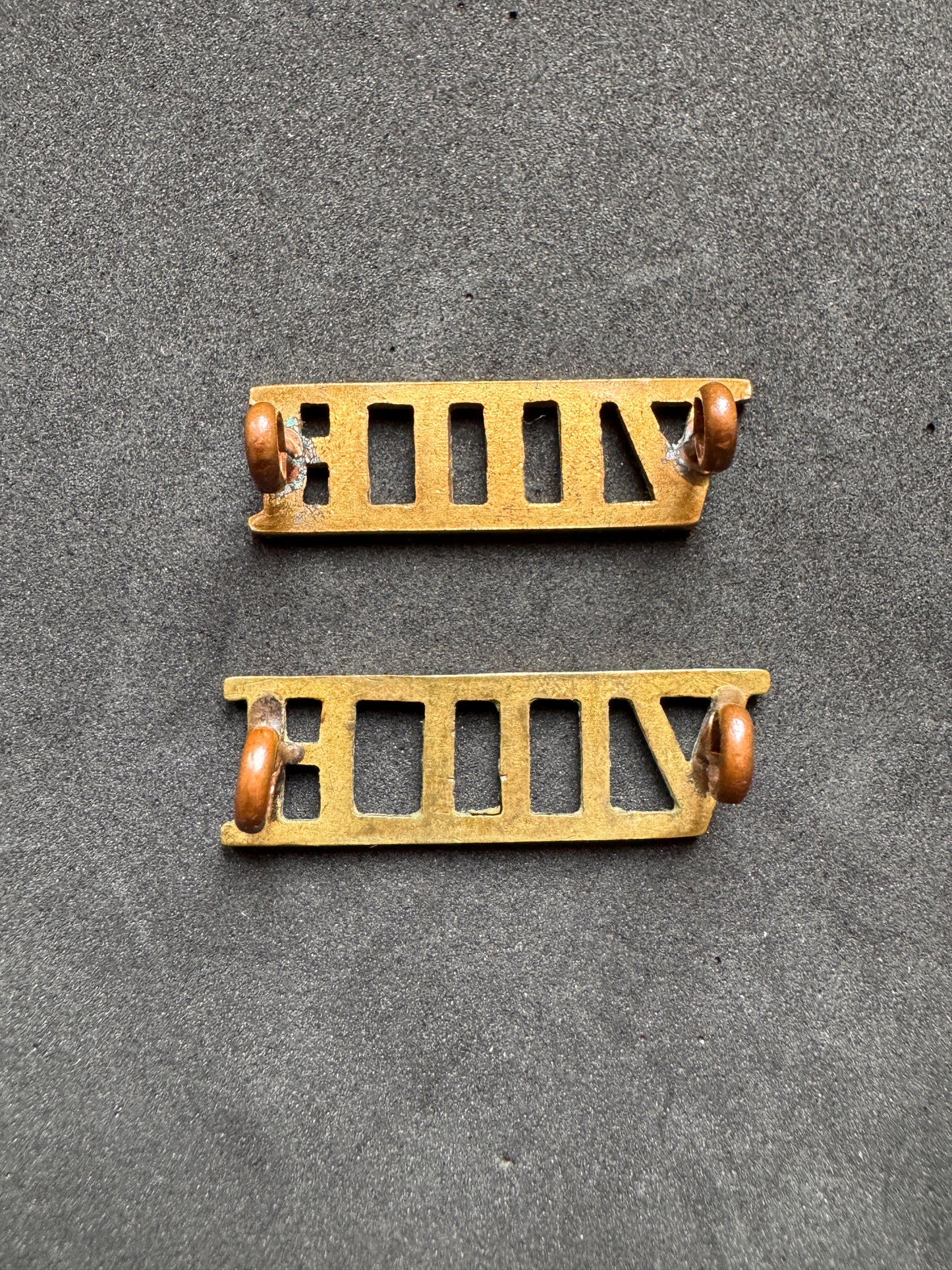 Photo 2 of WW1 British Army 8th King's Royal Irish Hussars Officer's Shoulder Titles VIIIH - collectible militaria item