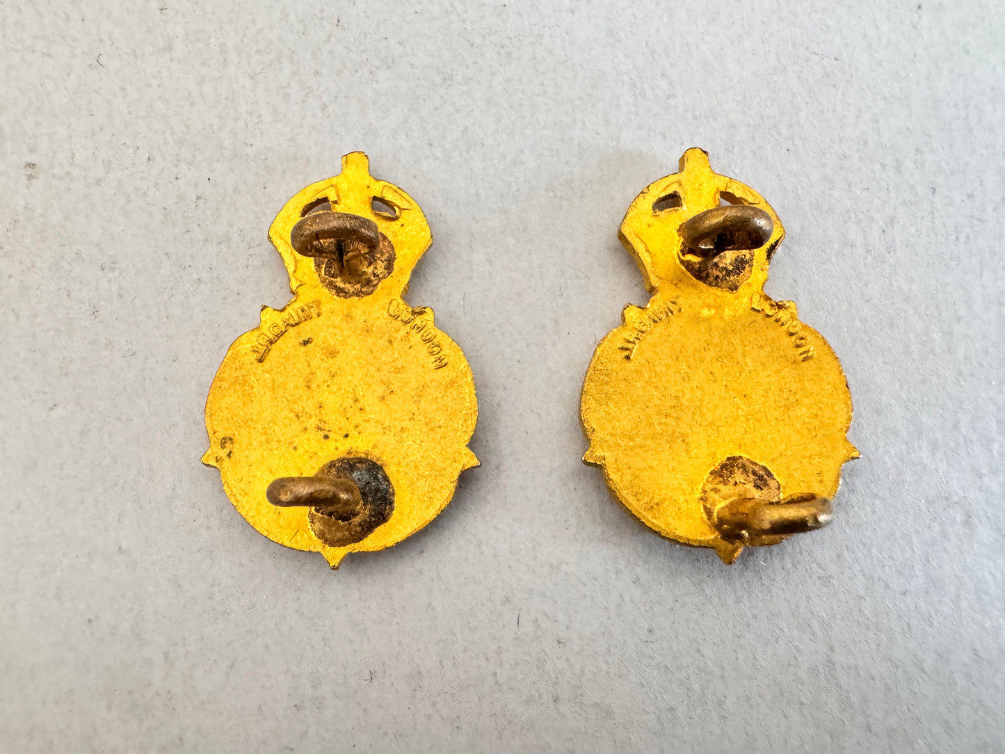 British Women's Royal Army Corps Officer's Gilt Collar Badges GAUNT