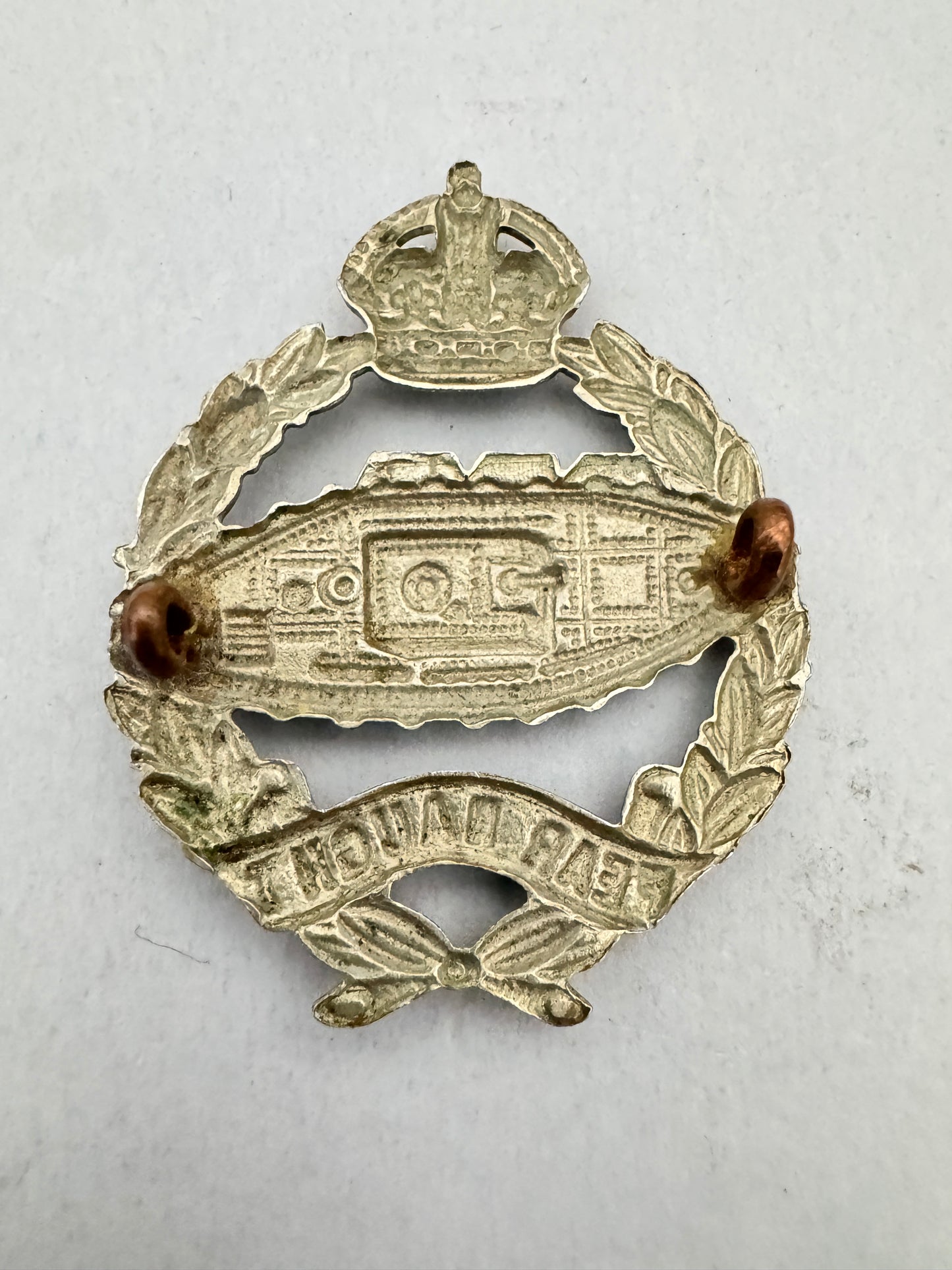 WW2 British Army Royal Tank Regiment Cap Badge RTR