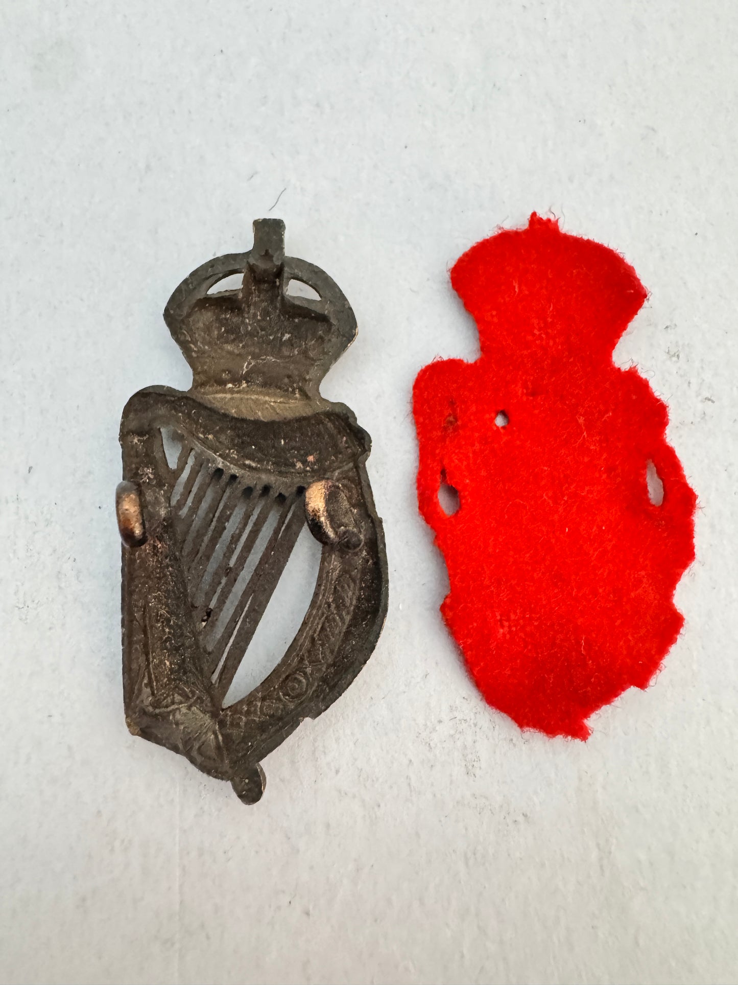 Royal Irish Constabulary Cap Badge
