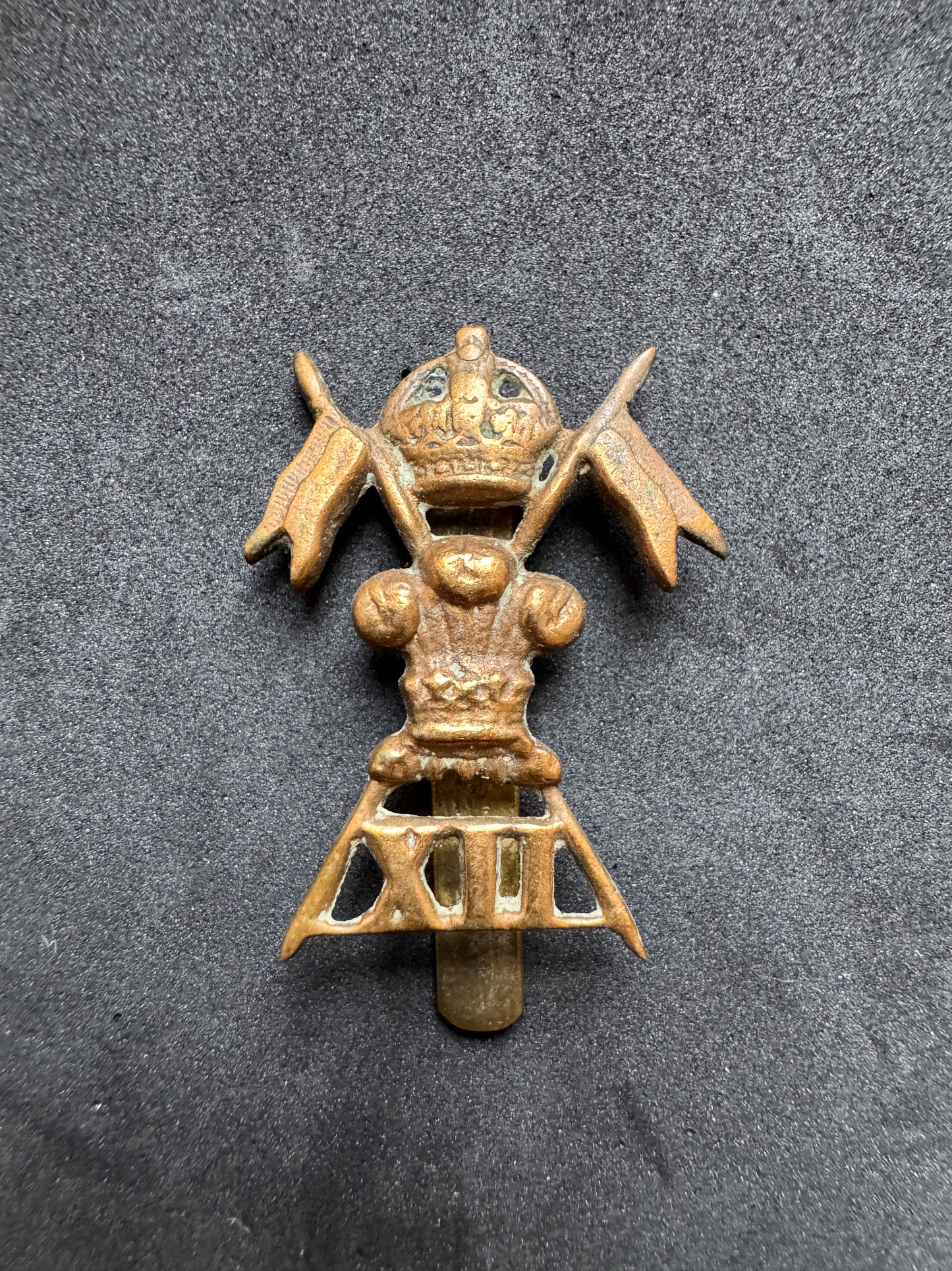 Photo 1 of WW1 British Army 12th Lancers Cavalry Cap Badge XII L - collectible militaria item