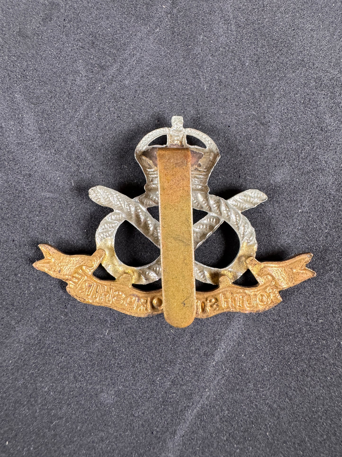 Photo 2 of WW2 British Army South Staffordshire Regiment Cap Badge - collectible militaria item