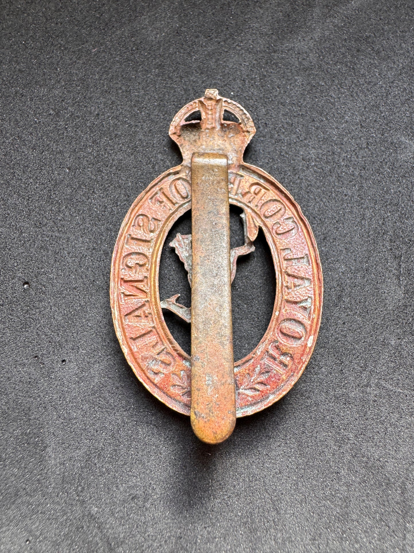 Photo 2 of WW2 British Army Royal Corps of Signals Cap Badge - collectible militaria item