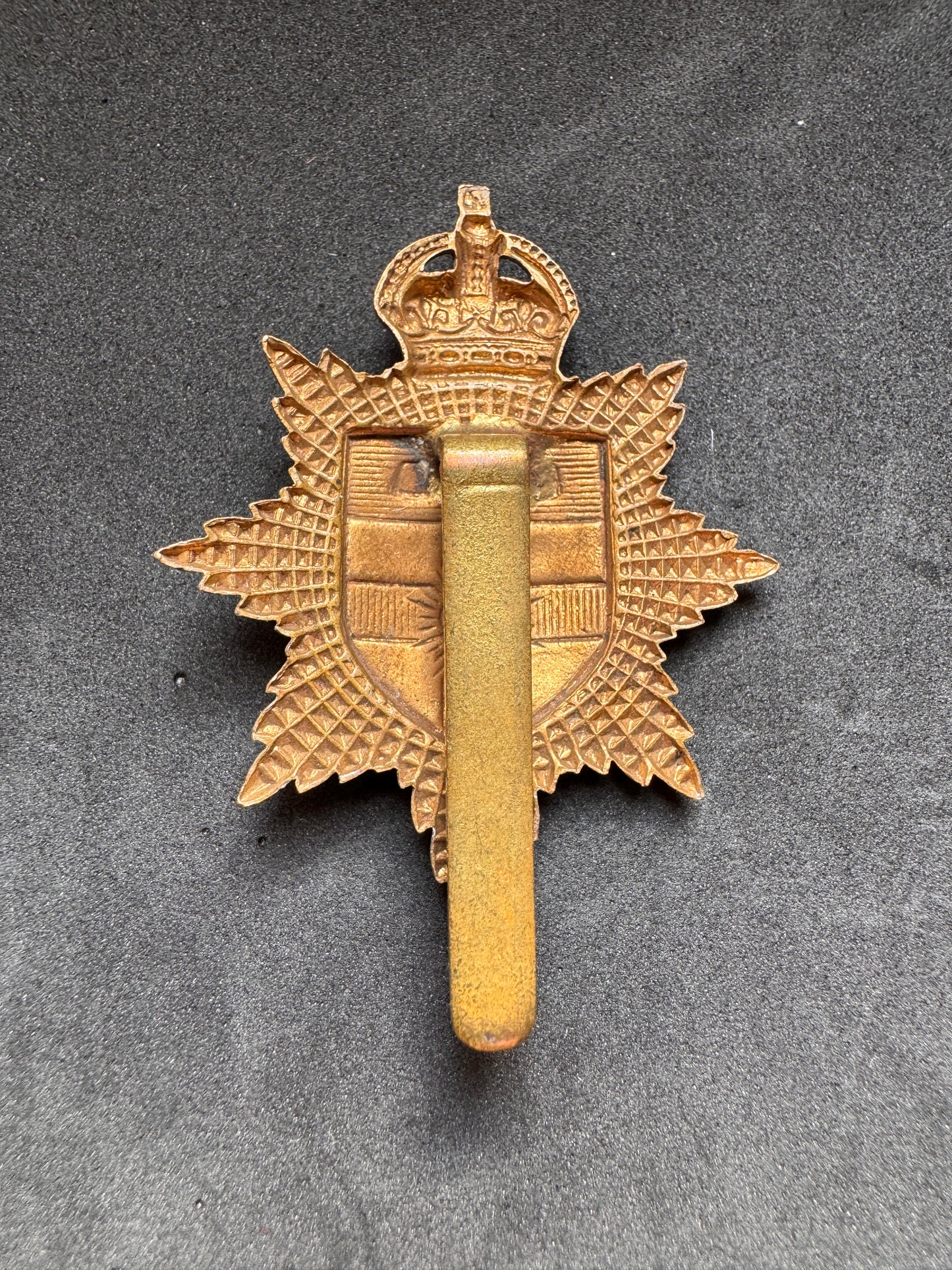 Photo 2 of WW2 British Army University of London Officer Training Corps Cap Badge OTC - collectible militaria item