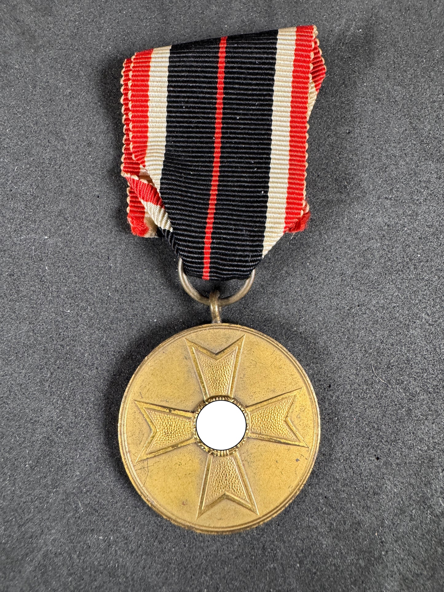 Photo 1 of WW2 German War Service Merit Medal - collectible militaria item