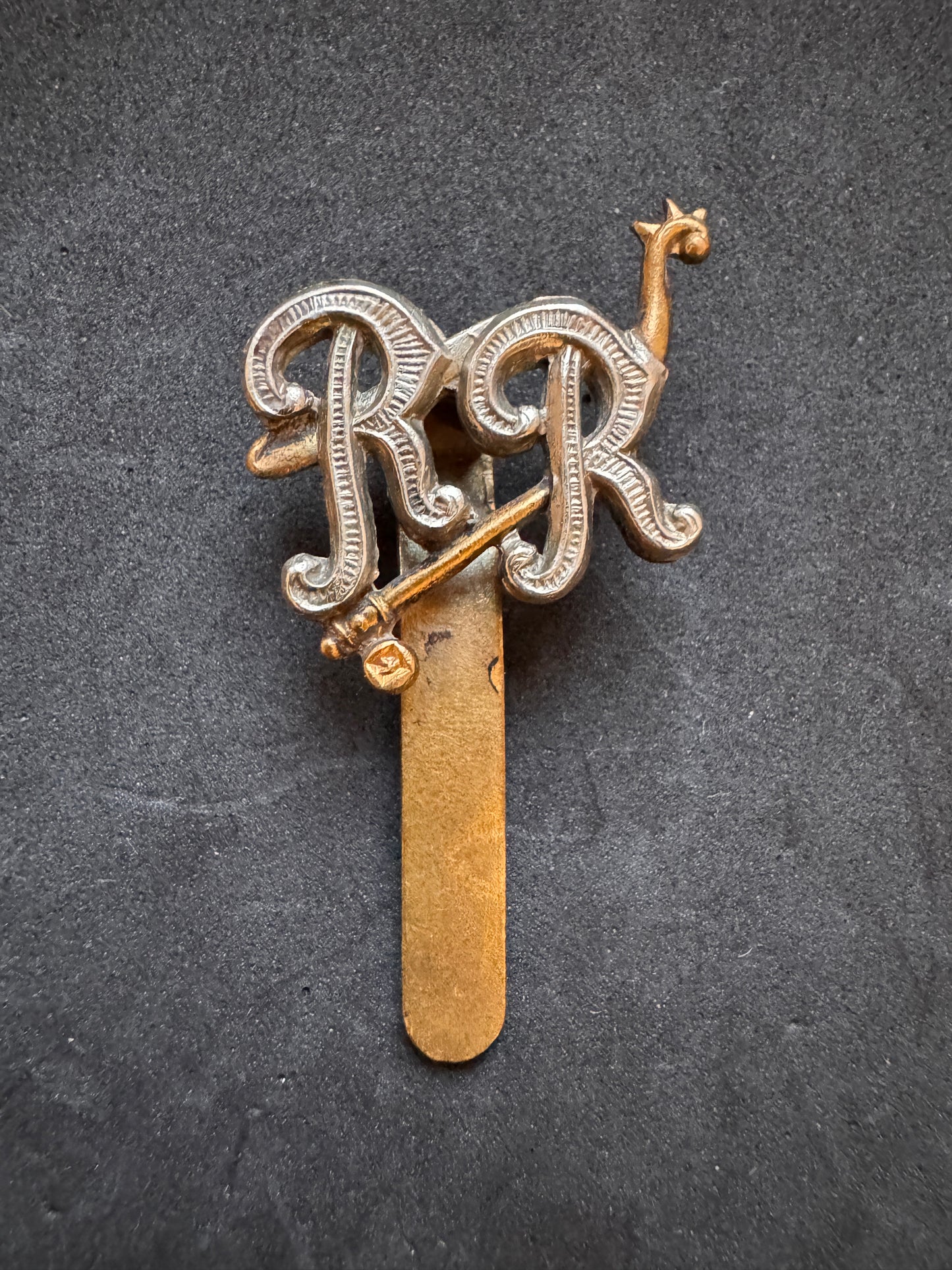 Photo 1 of WW1 British Army City of London Yeomanry (Rough Riders) Cap Badge - collectible militaria item