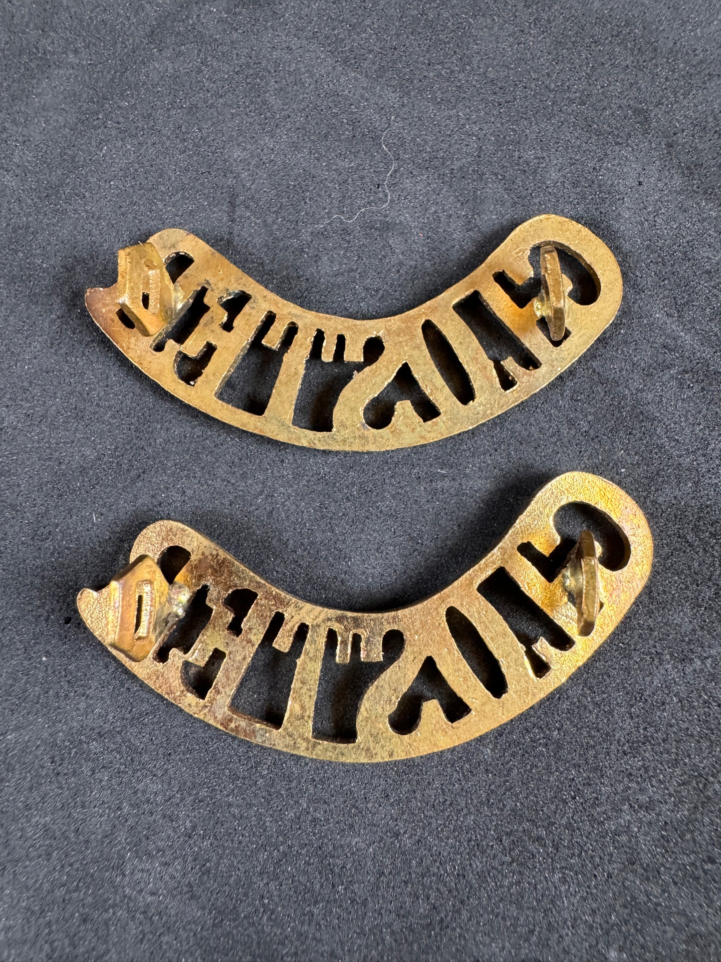 Photo 2 of WW1 British Army Gloucestershire Regiment Uniform Shoulder Titles - collectible militaria item