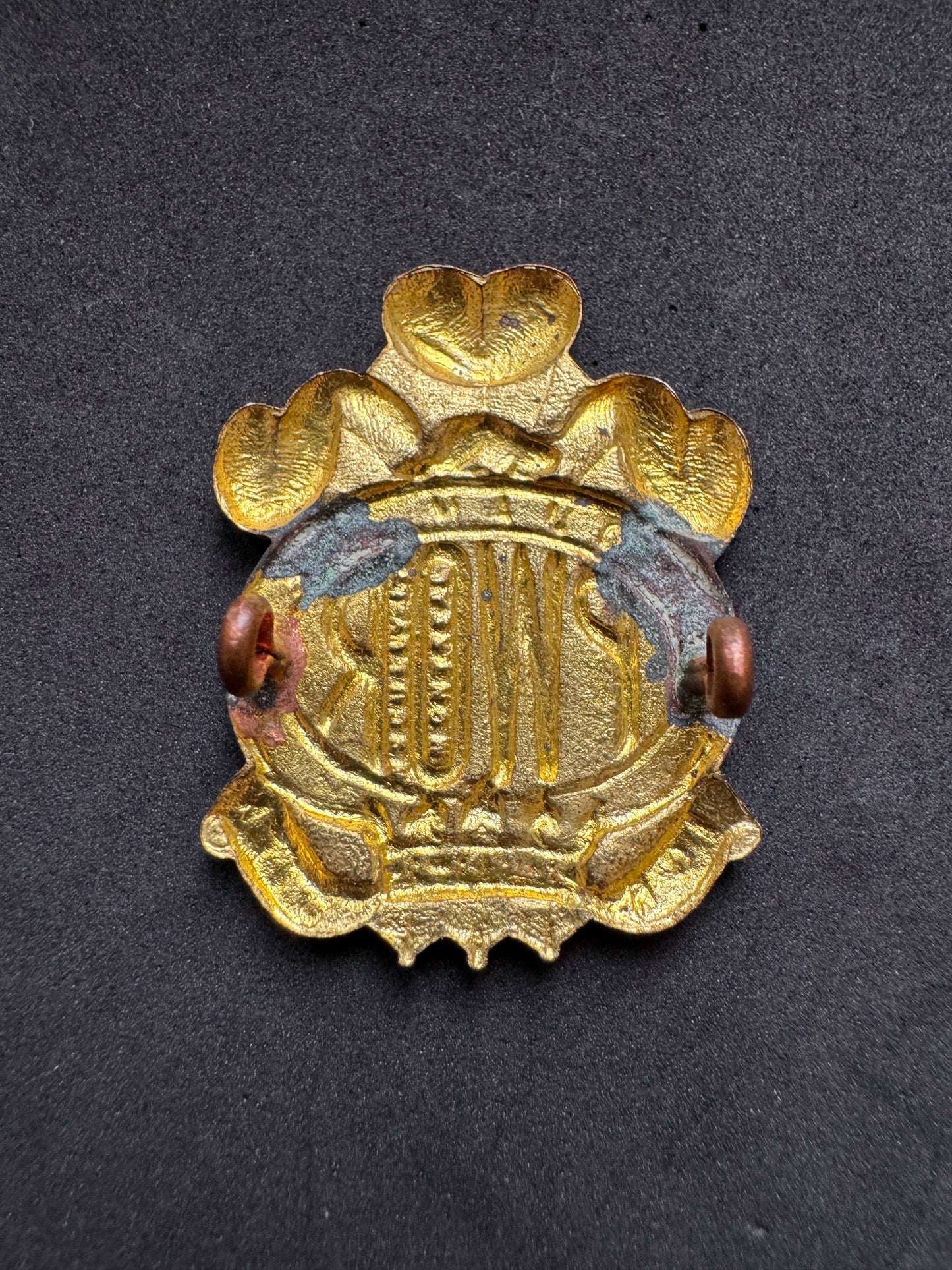 Photo 2 of WW2 Canadian Army Canadian Princess Of Wales Own Rifles Cap Badge PWOR - collectible militaria item