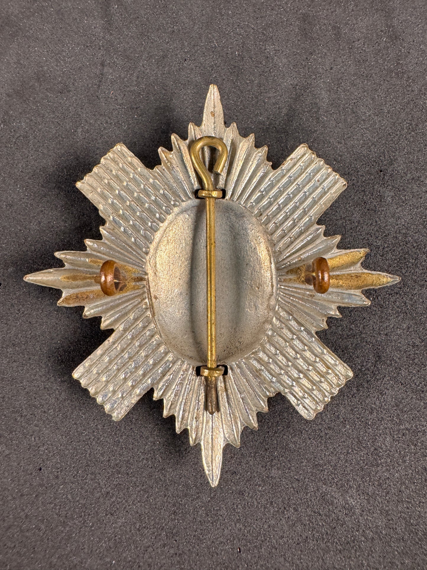 Photo 2 of Victorian British Army The Royal Scots Bonnet/Glengarry Cap Badge - collectible militaria item