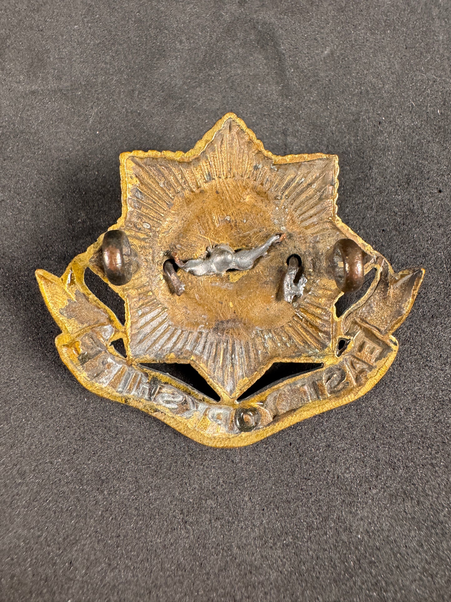 Photo 2 of WW1 British Army East Yorkshire Regiment Officer's Cap Badge - collectible militaria item