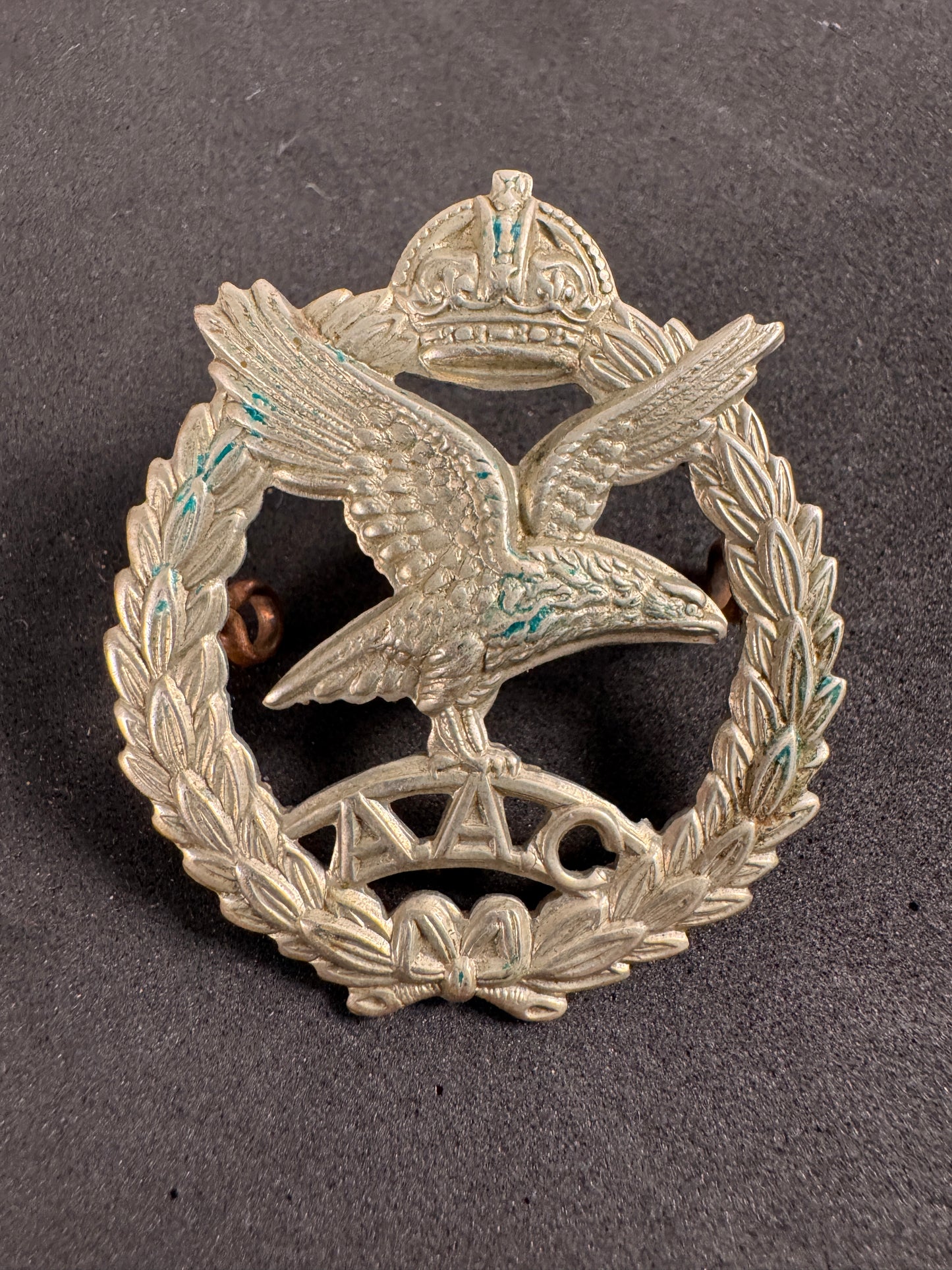 Photo 1 of WW2 British Army Air Corps (AAC) Cap Badge - collectible militaria item