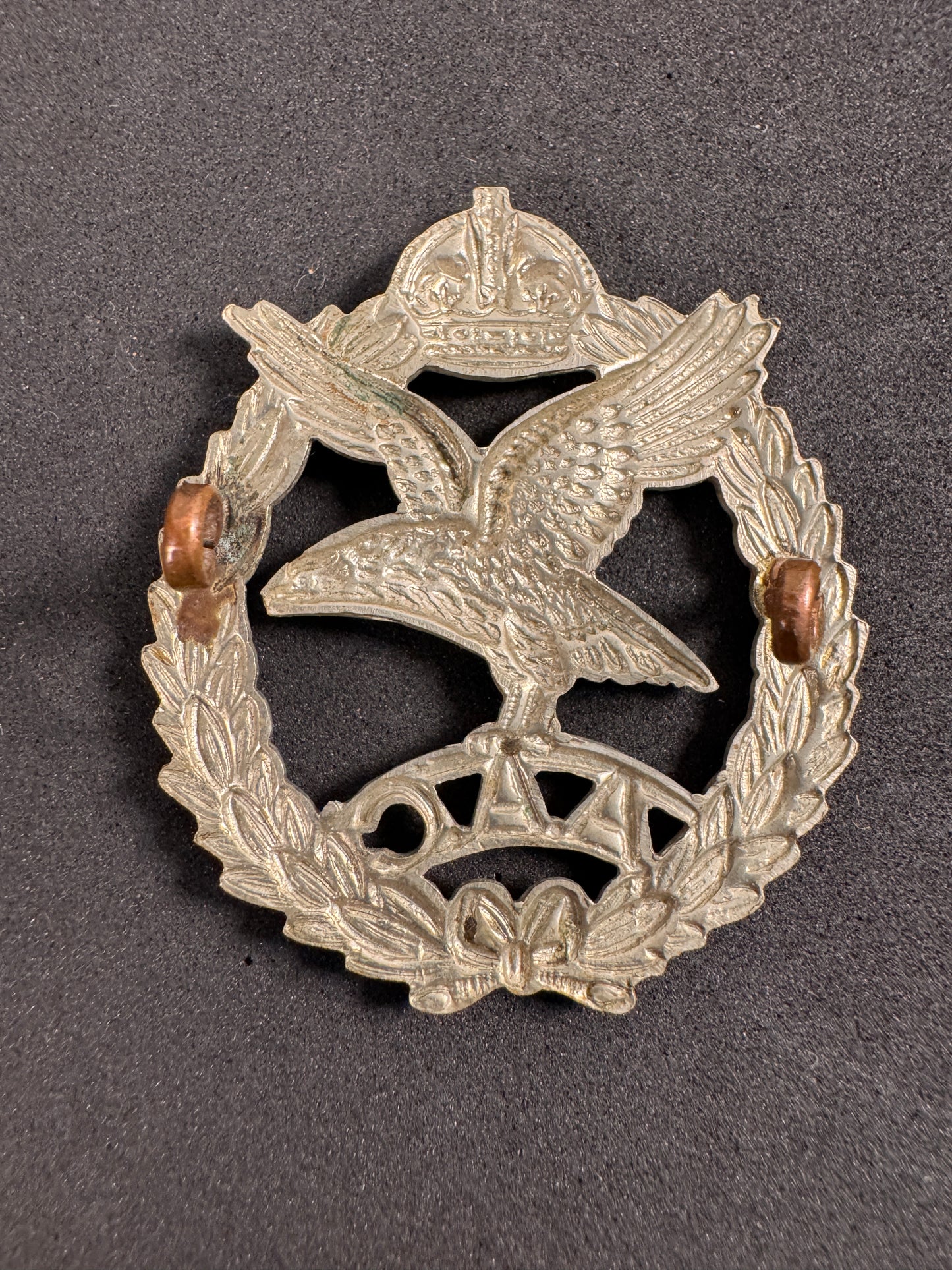 Photo 2 of WW2 British Army Air Corps (AAC) Cap Badge - collectible militaria item