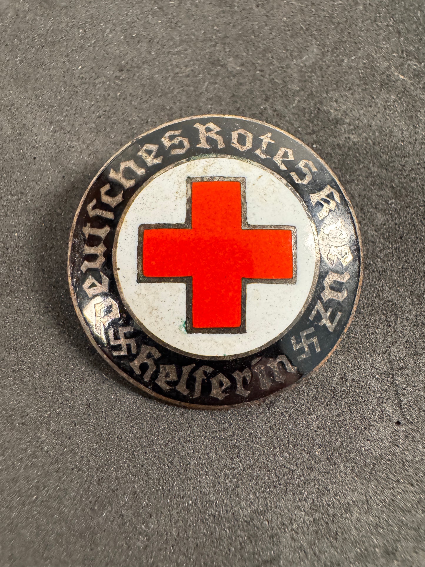 Photo 2 of WW2 German Red Cross Helper Badge - Deutsches Rotes Kreuz Helferin - collectible militaria item