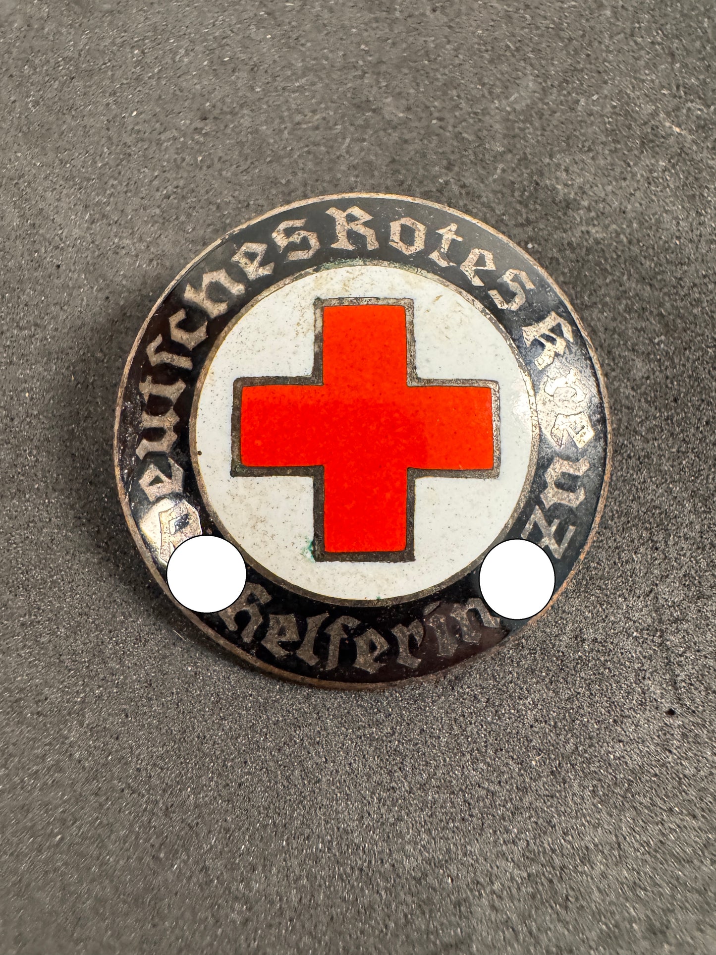 Photo 1 of WW2 German Red Cross Helper Badge - Deutsches Rotes Kreuz Helferin - collectible militaria item