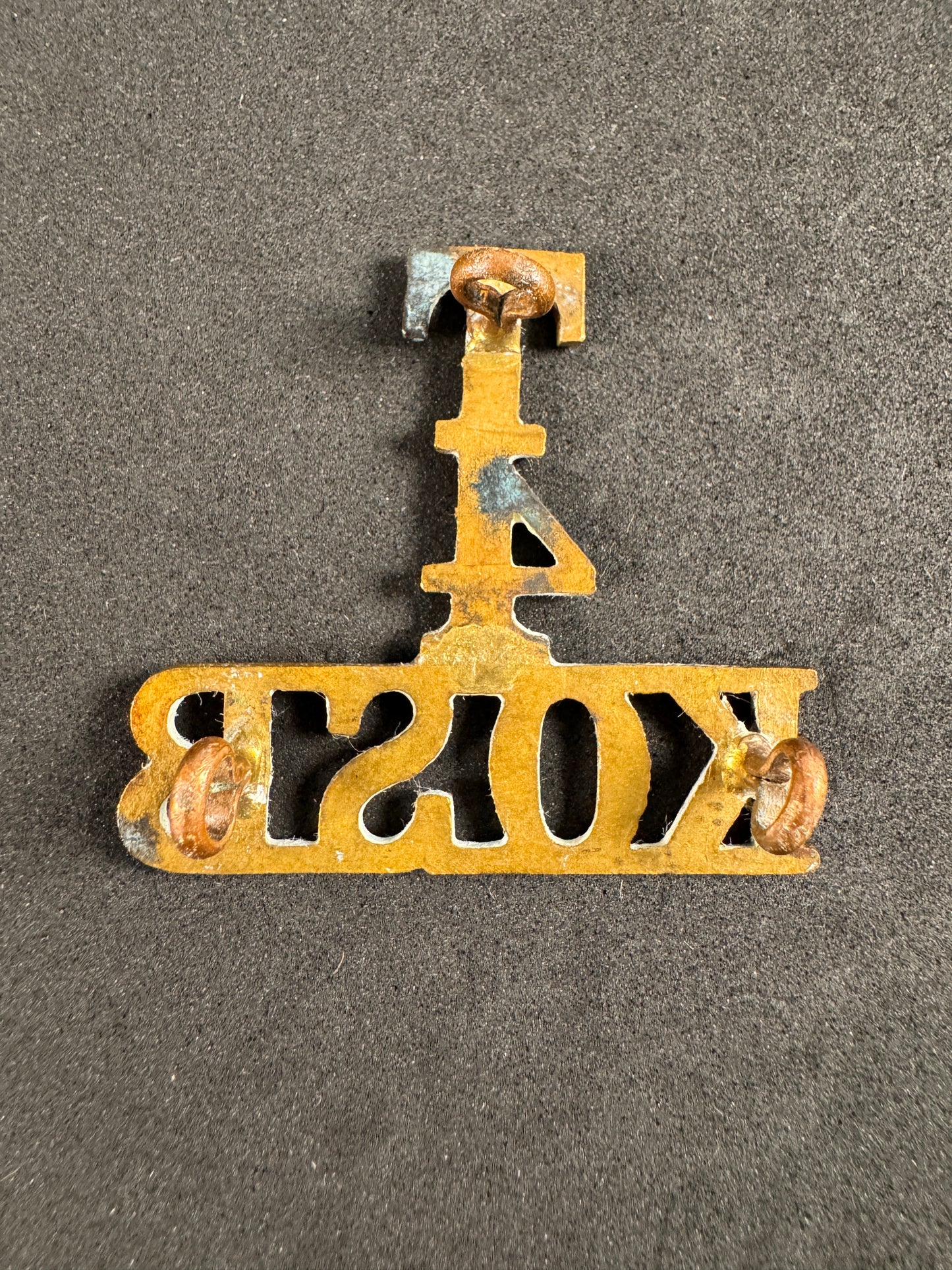 Photo 2 of WW1 British Army T4 KOSB Scottish Borderers Territorial Battalion Shoulder Title - collectible militaria item