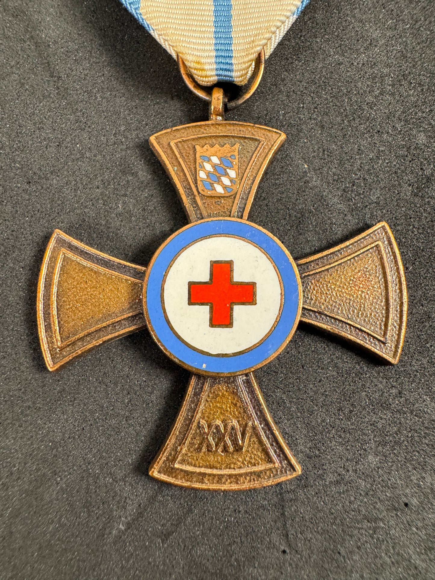 Photo 2 of After WW2 German Bayern Red Cross 25 Year Service Medal - collectible militaria item