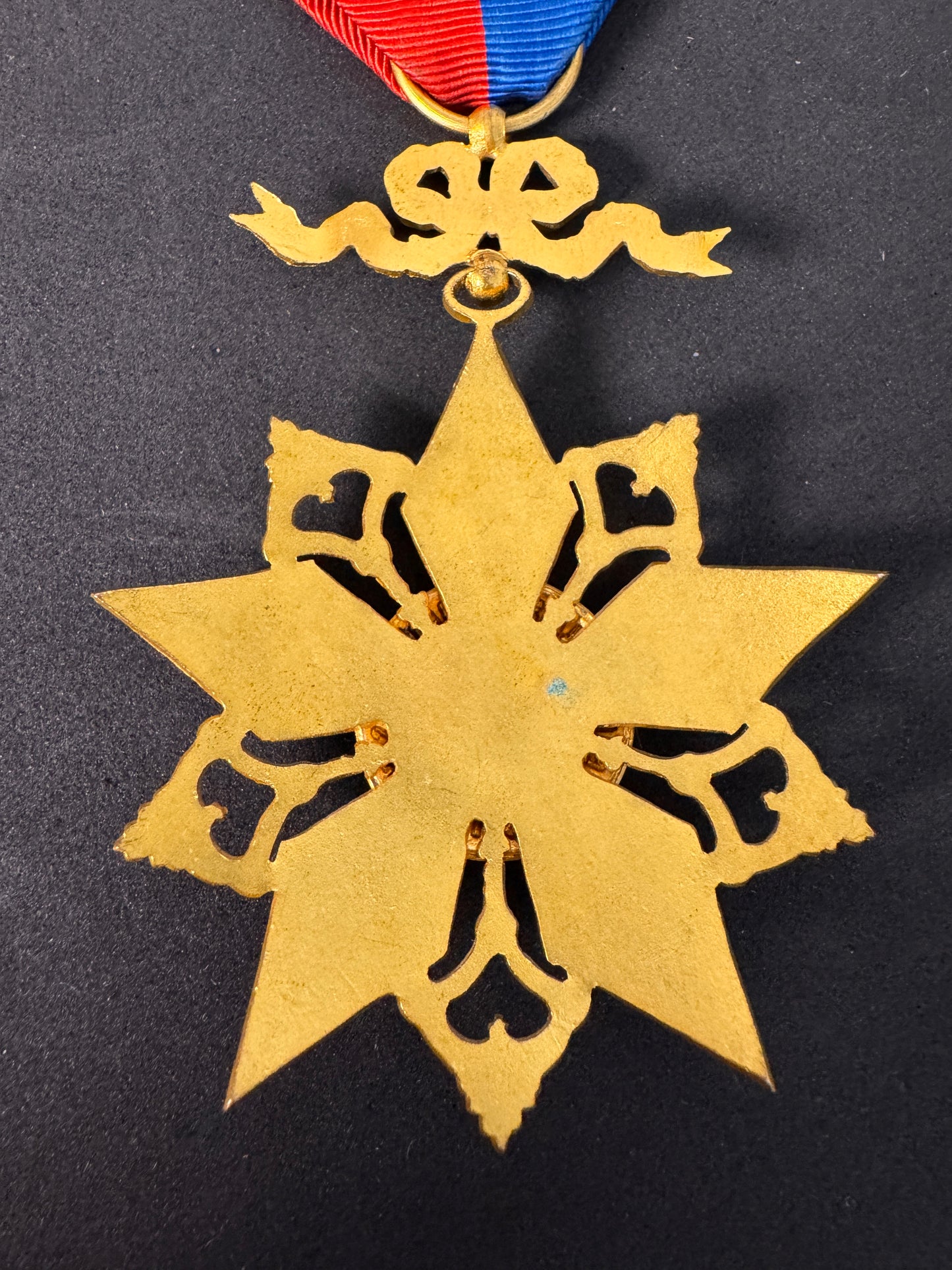 Photo 3 of Antique Paris 1905 Diplôme d’Honneur Medal - Grand Palais - collectible militaria item