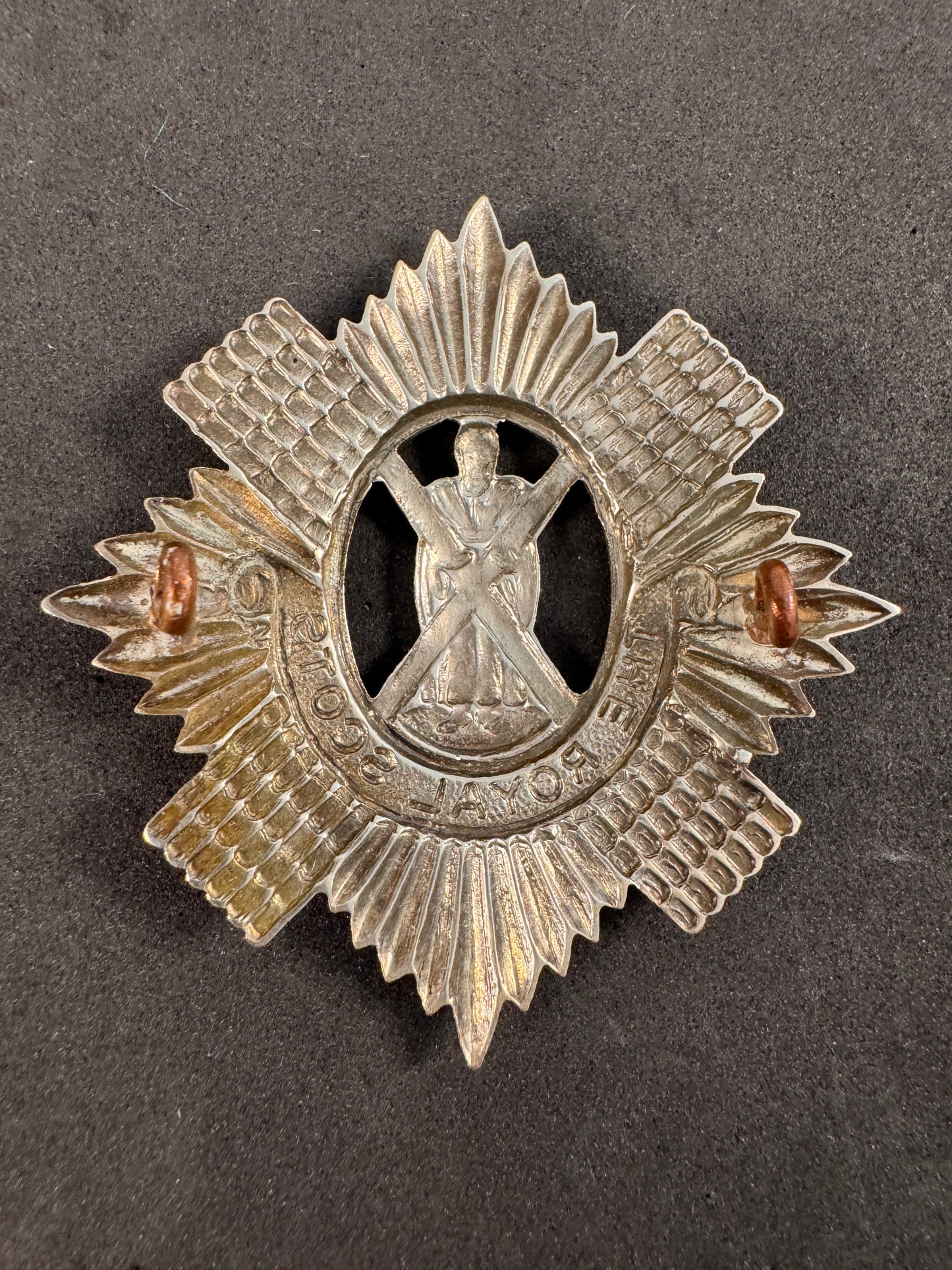 Photo 2 of WW1 British Army Royal Scots Regiment Territorial Force (TF) Cap Badge - collectible militaria item