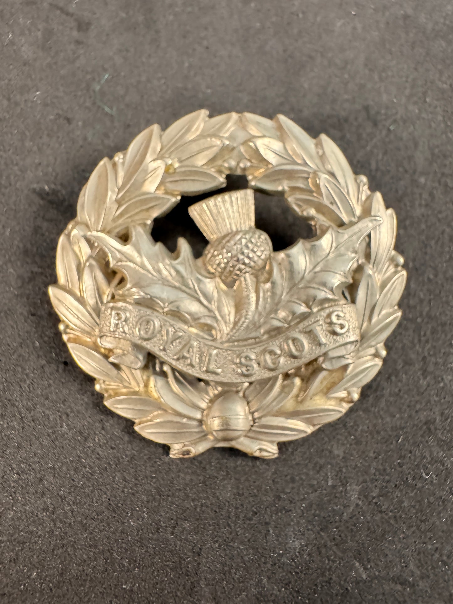 Photo 1 of WW1 British Royal Scots Regiment Sweetheart Brooch Wreath Badge - collectible militaria item