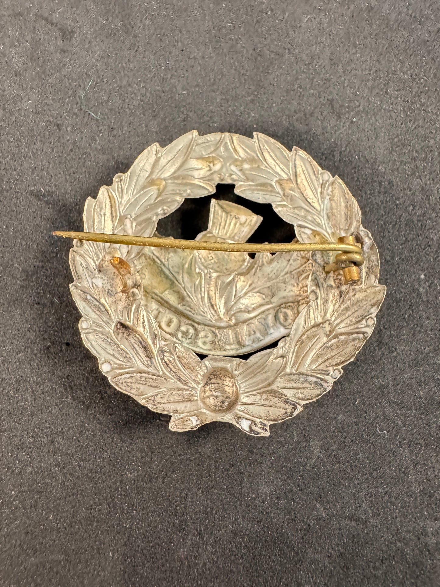 Photo 2 of WW1 British Royal Scots Regiment Sweetheart Brooch Wreath Badge - collectible militaria item
