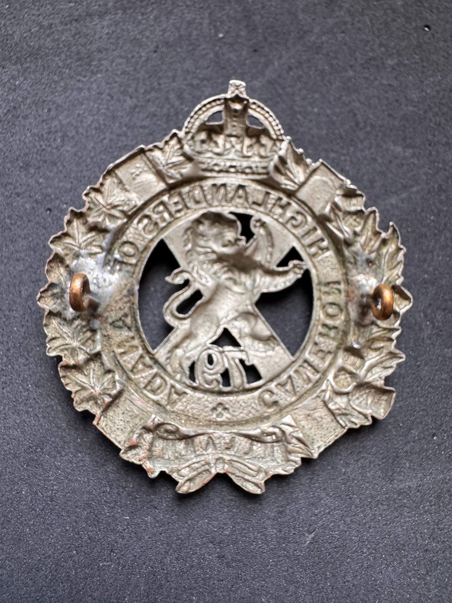 Photo 2 of WW1 79th Battalion Cameron Highlanders of Canada Cap Badge - collectible militaria item