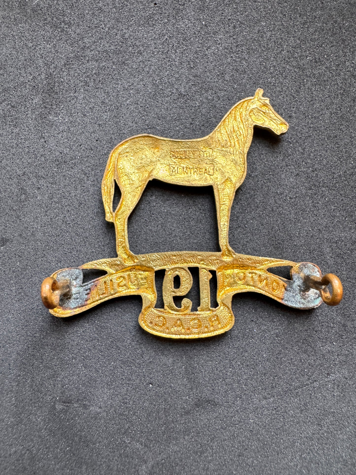 Photo 2 of WW2 Canadian Army 19th Edmonton Fusiliers Cap Badge - collectible militaria item