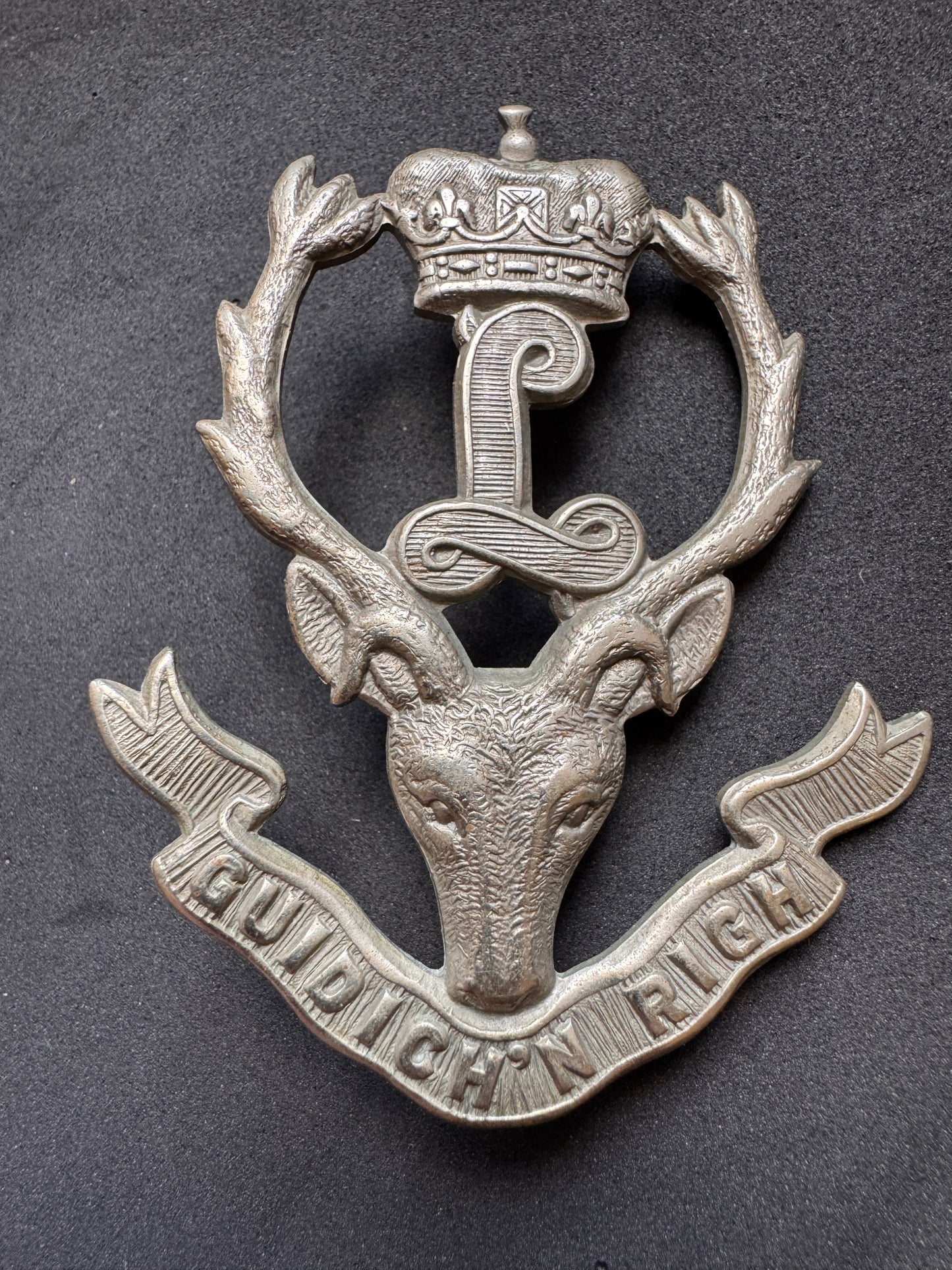 Photo 1 of WW2 Seaforth Highlanders of Canada Glengarry Cap Badge - collectible militaria item