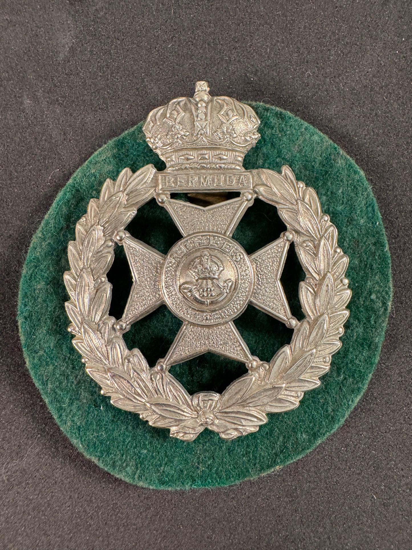Photo 3 of After WW2 British Colonial Bermuda Rifles Cap Badge - collectible militaria item