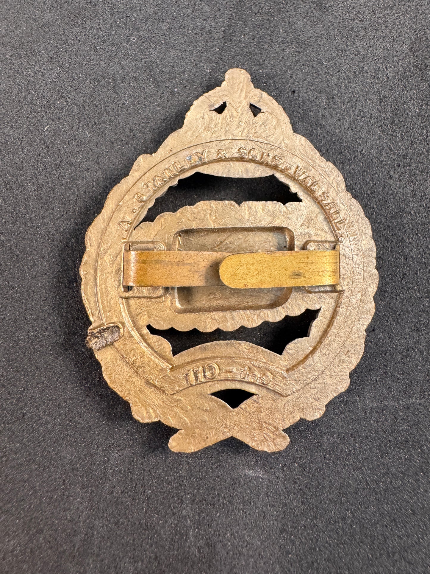 Photo 2 of WW2 British Army Royal Tank Regiment (RTR) War Economy Cap Badge - collectible militaria item
