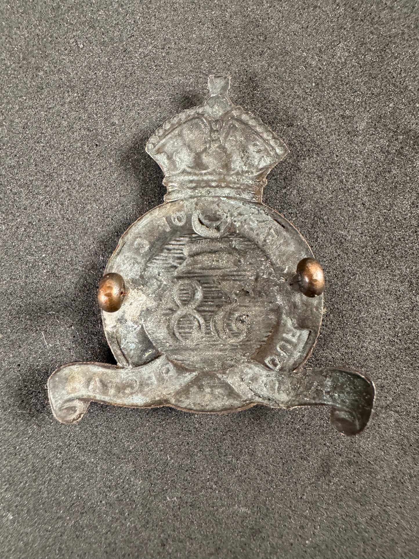Photo 2 of WWI-Era Canadian Cap Badge - 38th Regiment, Dufferin Rifles of Canada - collectible militaria item