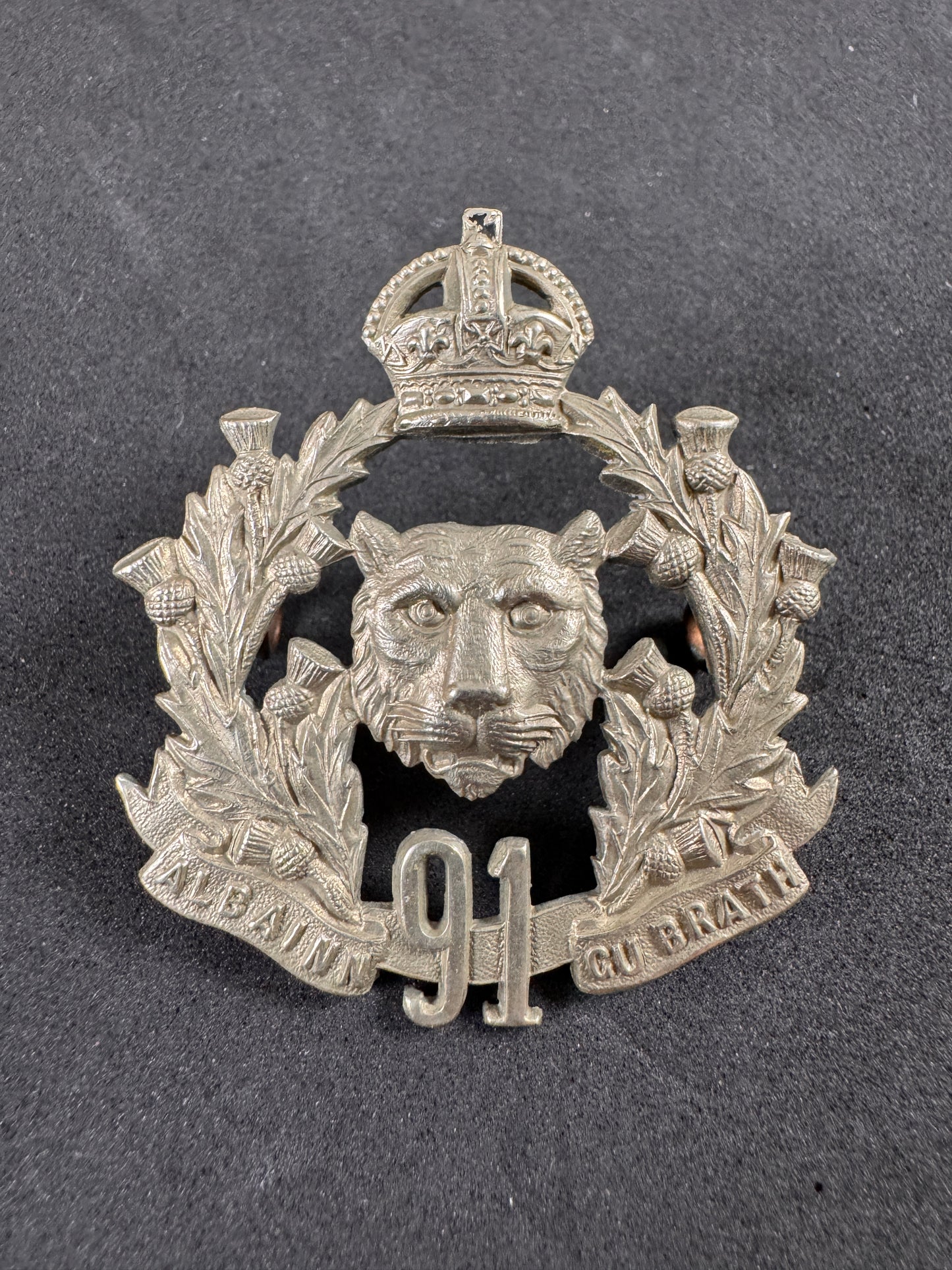 Photo 1 of WW1 91st Regiment Canadian Highlanders, Argyll & Sutherland Cap Badge - collectible militaria item