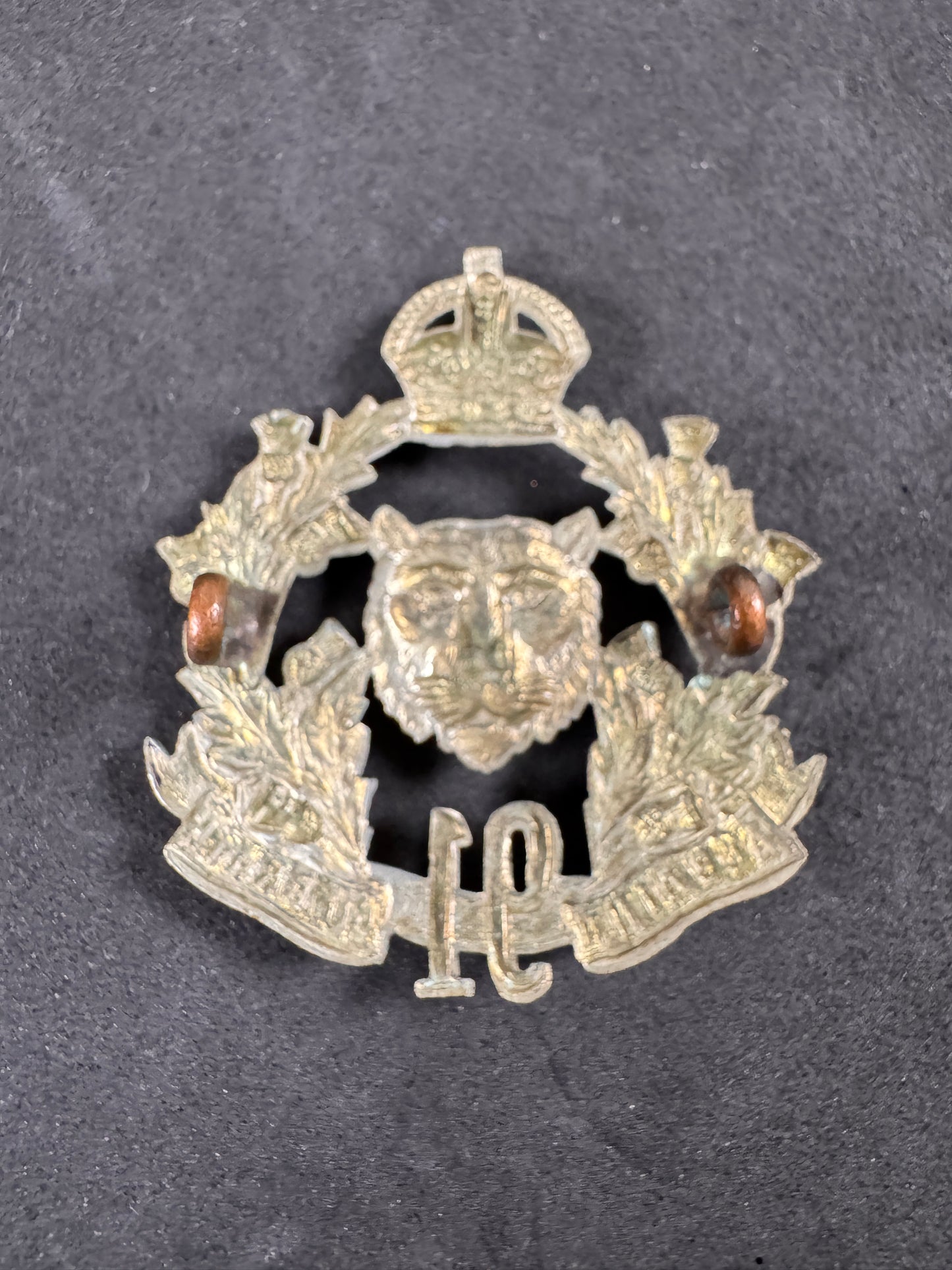 Photo 2 of WW1 91st Regiment Canadian Highlanders, Argyll & Sutherland Cap Badge - collectible militaria item