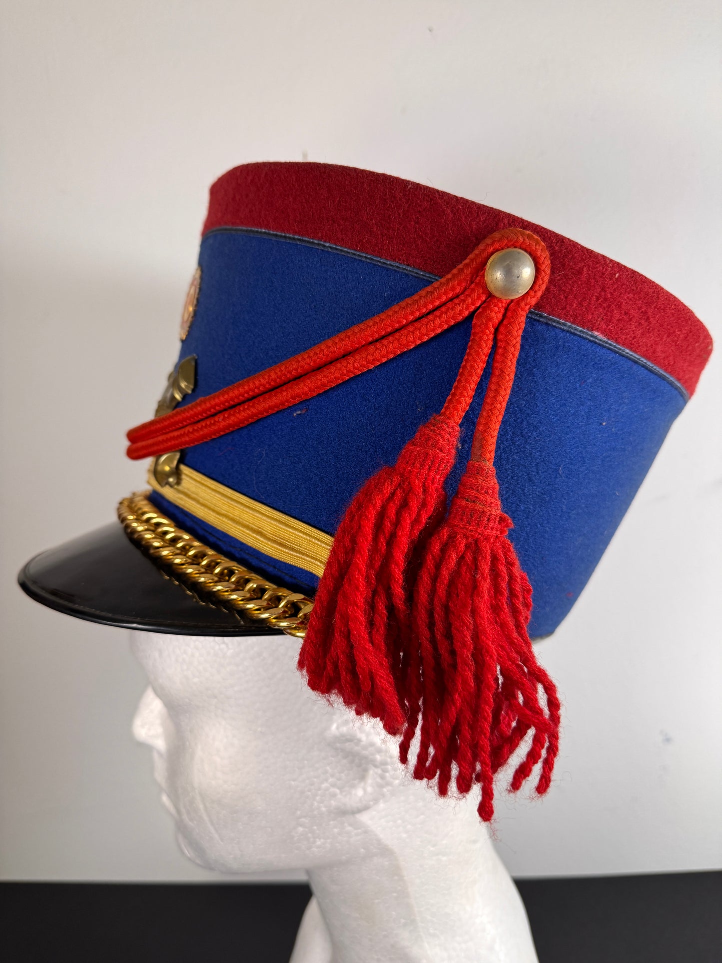 Photo 3 of Peruvian Ceremonial Artillery Officer’s Shako - Size 56, Confecciones Rivera (Argentina) - collectible milita