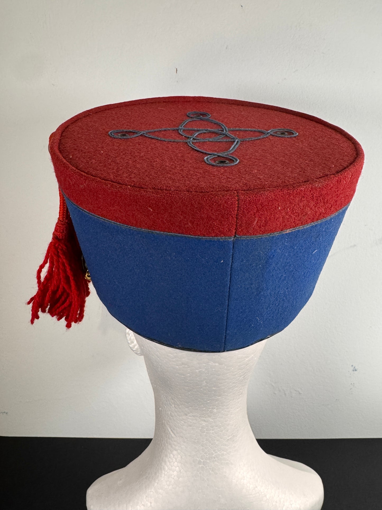 Photo 4 of Peruvian Ceremonial Artillery Officer’s Shako - Size 56, Confecciones Rivera (Argentina) - collectible milita
