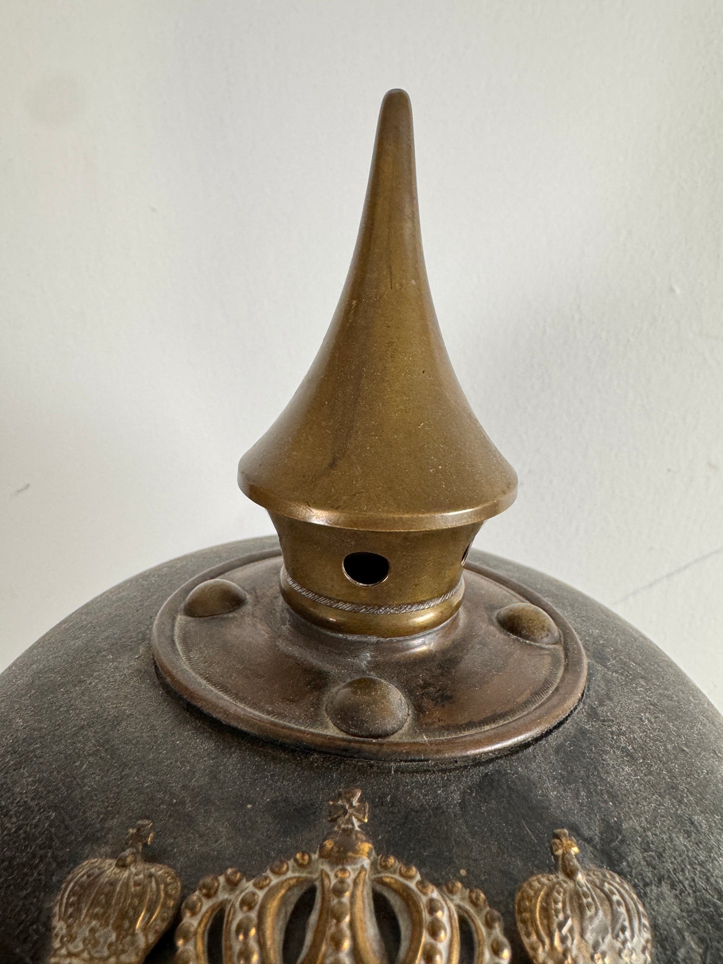 Photo 4 of WW1 German Bavarian Army Pickelhaube 2nd Infantry Regiment - collectible militaria item