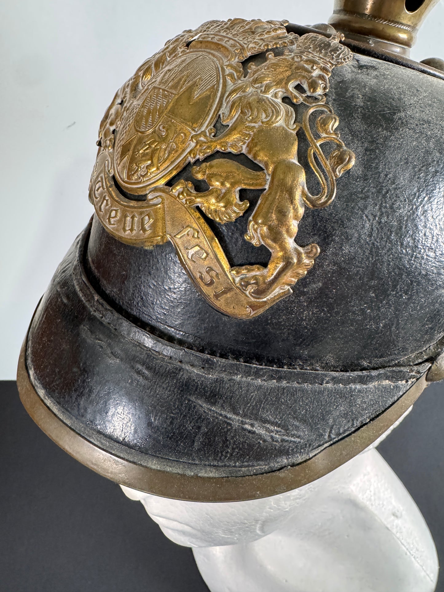 Photo 5 of WW1 German Bavarian Army Pickelhaube 2nd Infantry Regiment - collectible militaria item