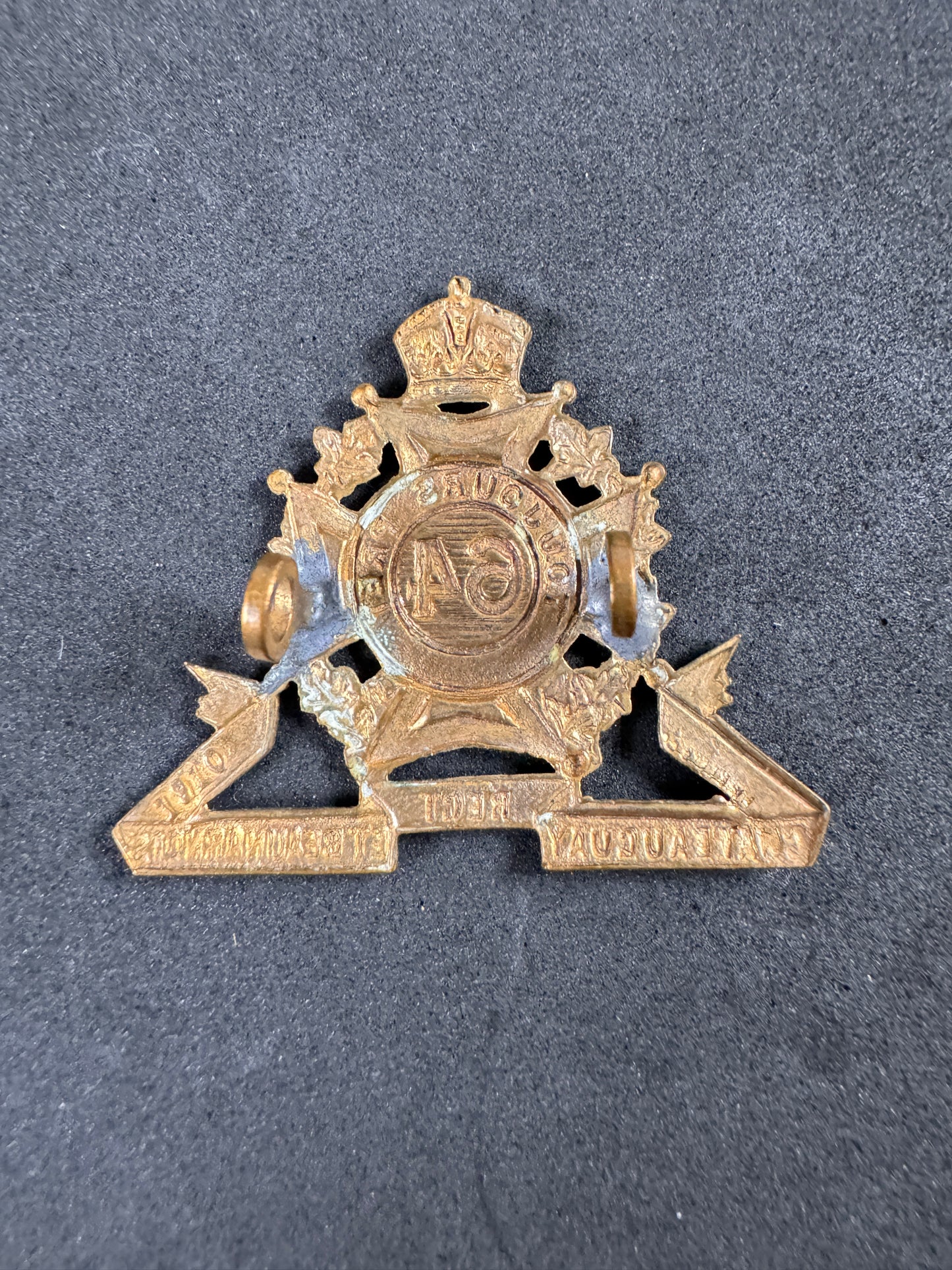 Photo 2 of WWI-Era Canadian Army 64th Châteauguay & Beauharnois Regiment Cap Badge - collectible militaria item