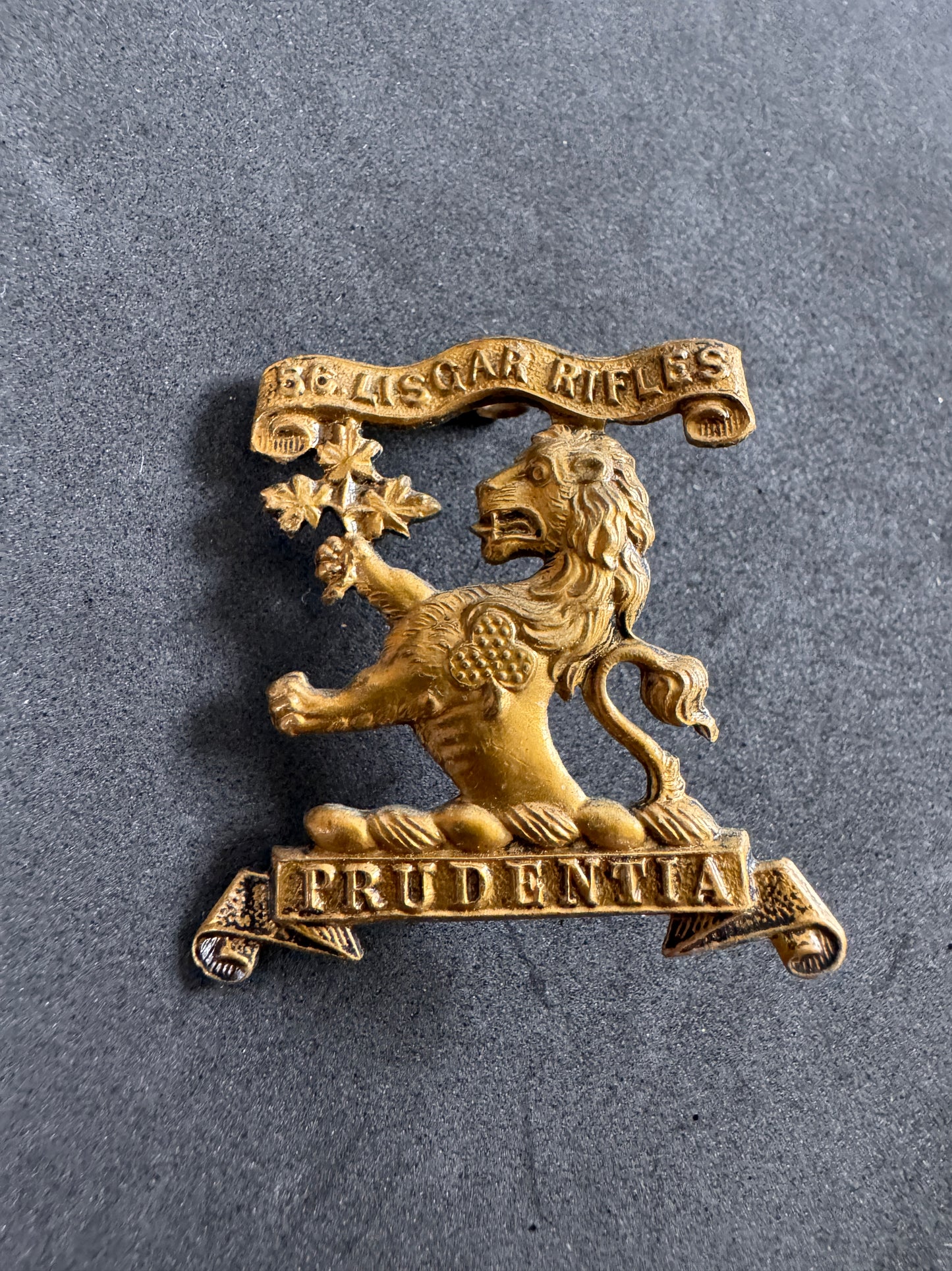 Photo 1 of WWI Canadian Army 56th Lisgar Rifles Cap Badge - collectible militaria item