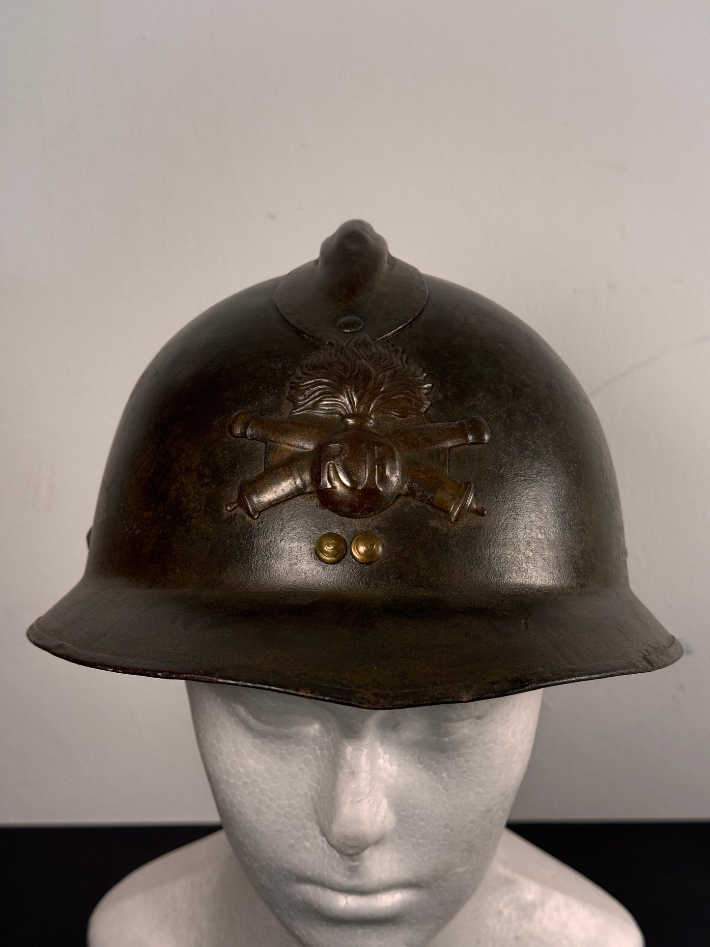 Photo 2 of WW2 French Army Artillery M1926 Adrian Combat Helmet - collectible militaria item