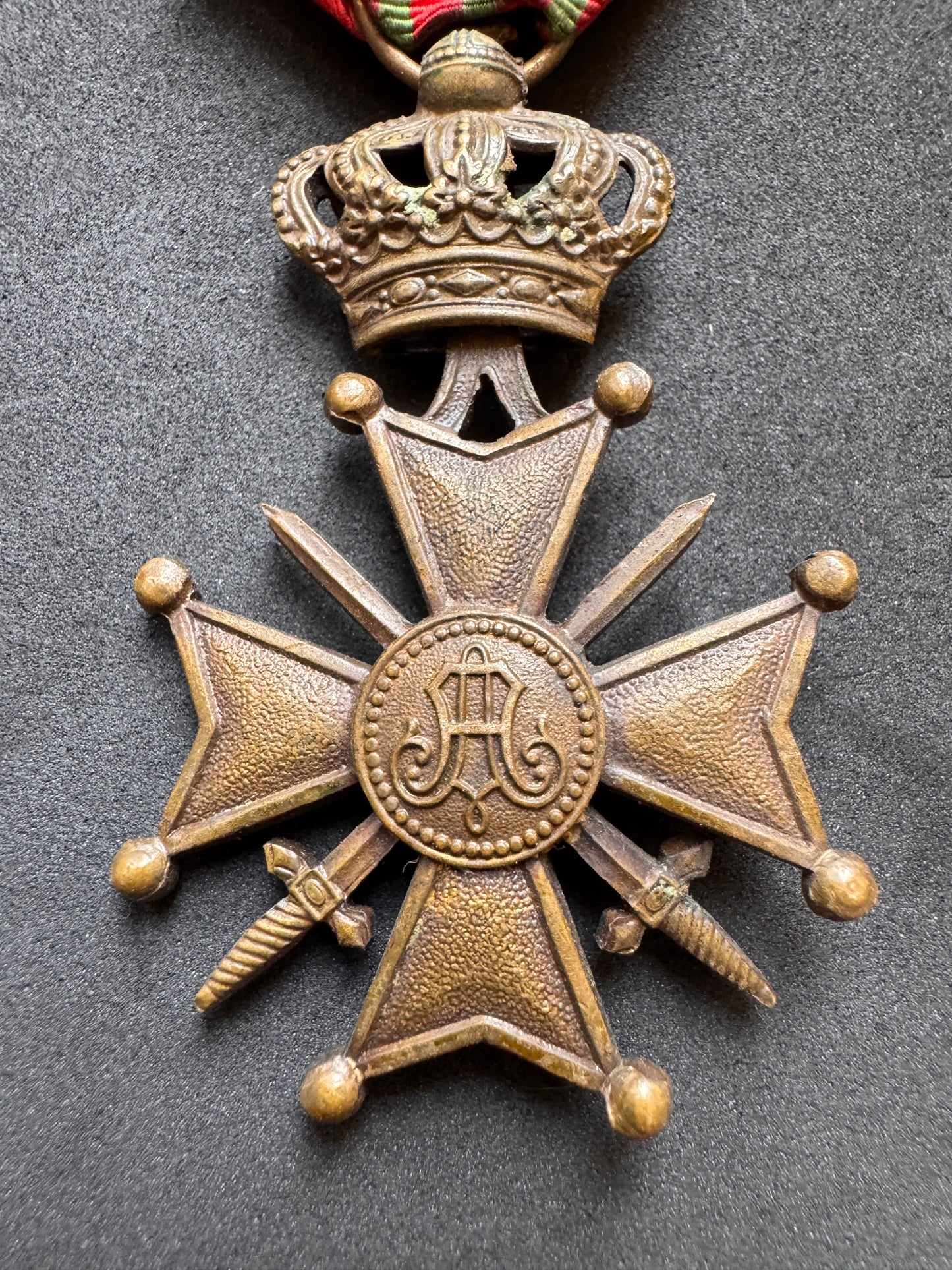 Photo 4 of WW1 Belgian Army Croix de Guerre (War Cross) 1914-1918 Medal - collectible militaria item