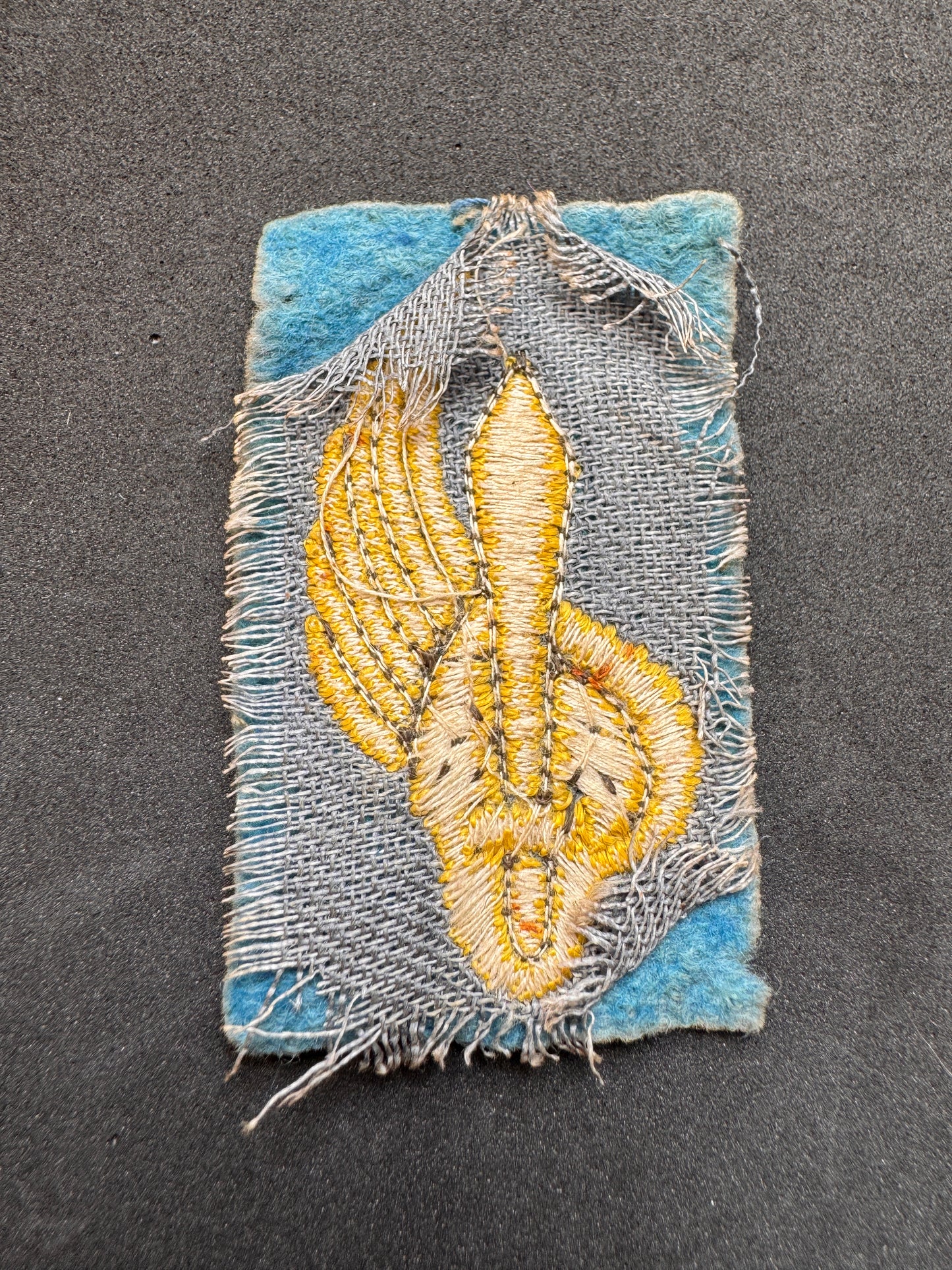 Photo 2 of WW2 Italian Paratrooper Cloth Uniform Collar Badge - collectible militaria item