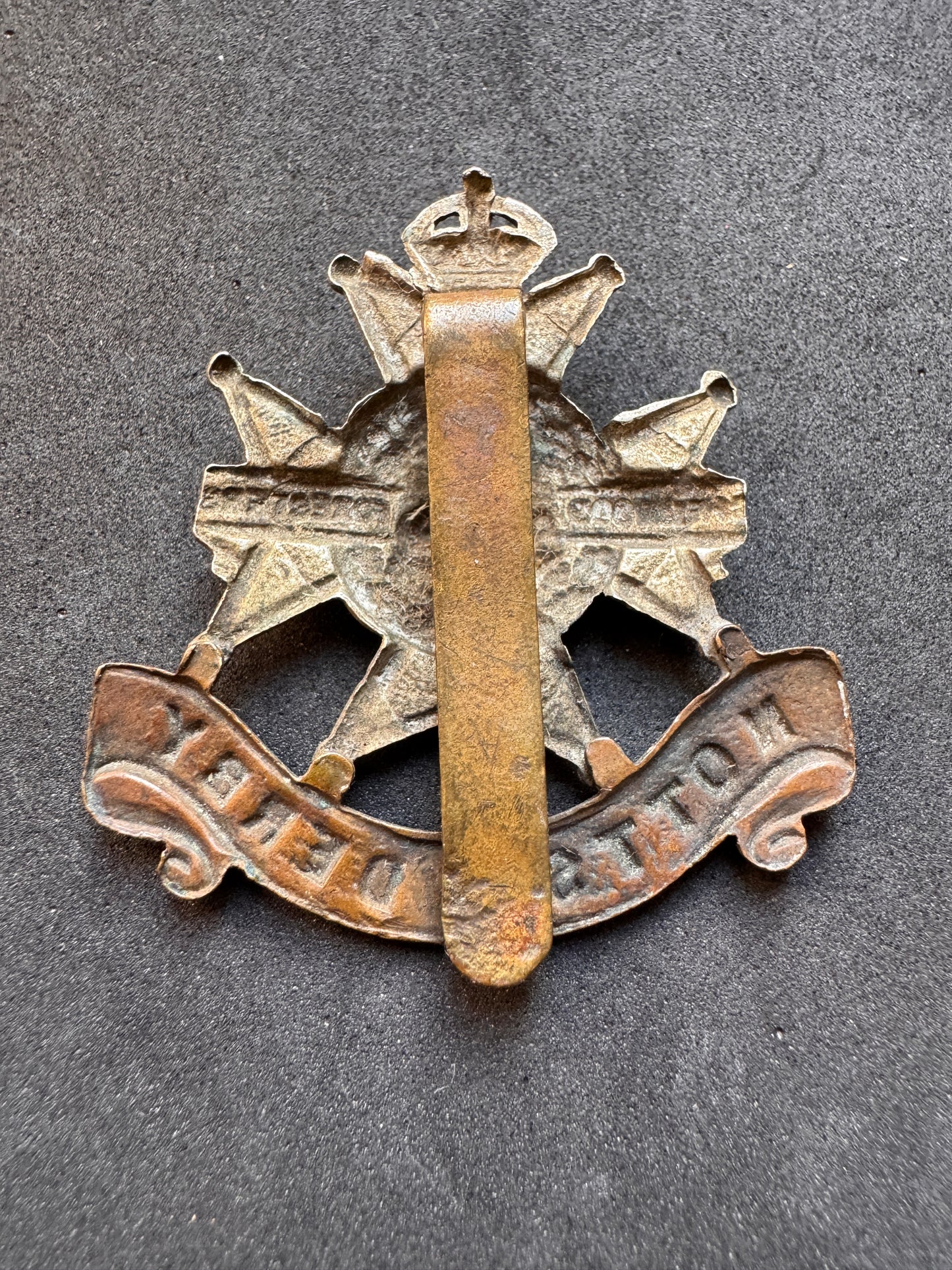 Photo 2 of WW1 British Army Sherwood Foresters (Notts & Derby Regiment) Cap Badge - collectible militaria item