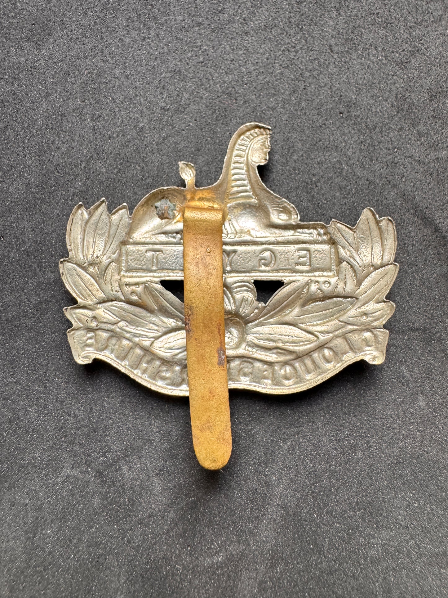 Photo 2 of WW2 British Army Gloucestershire Regiment Cap Badge - collectible militaria item
