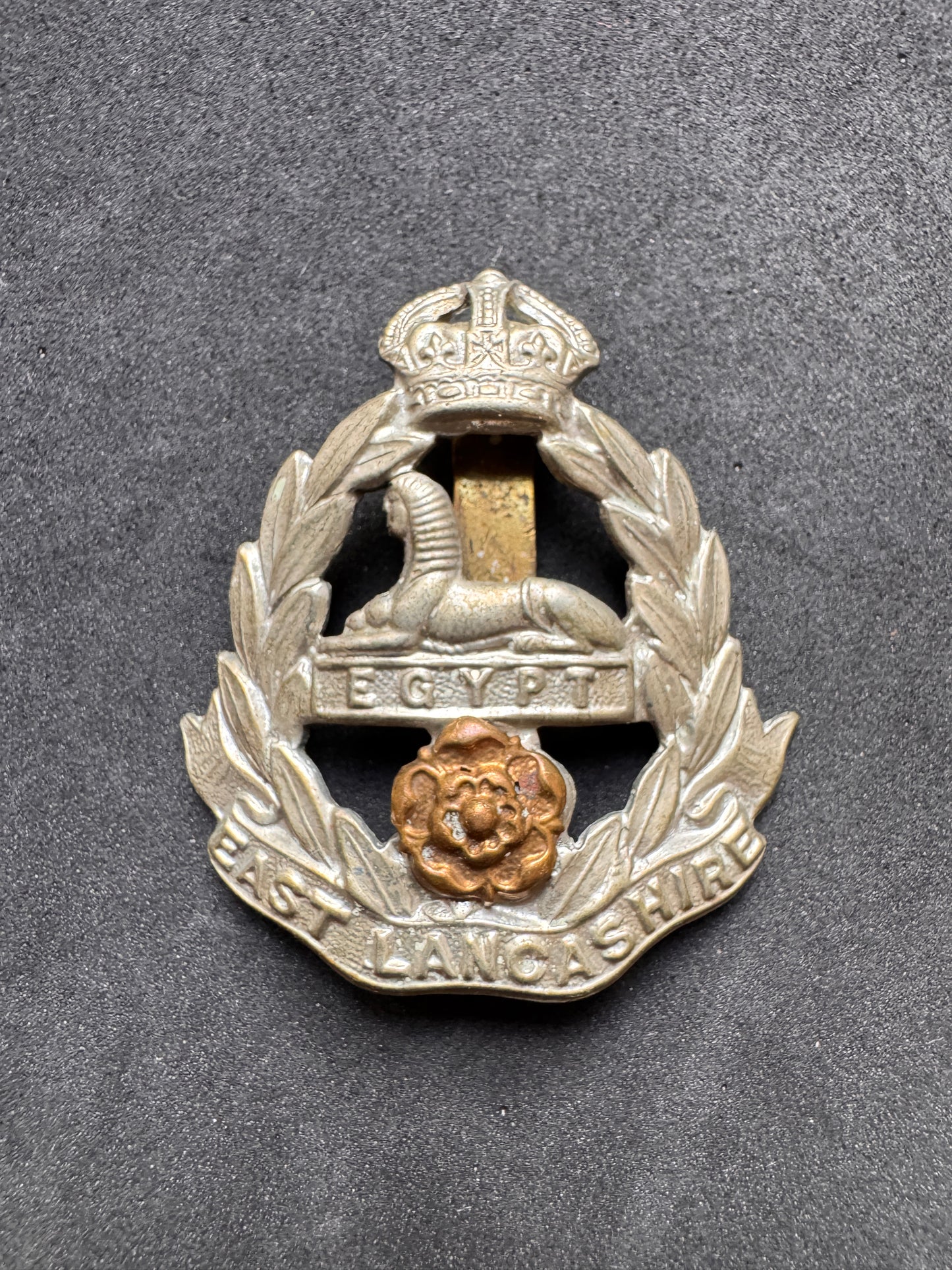 WW1 British Army East Lancashire Regiment Cap Badge