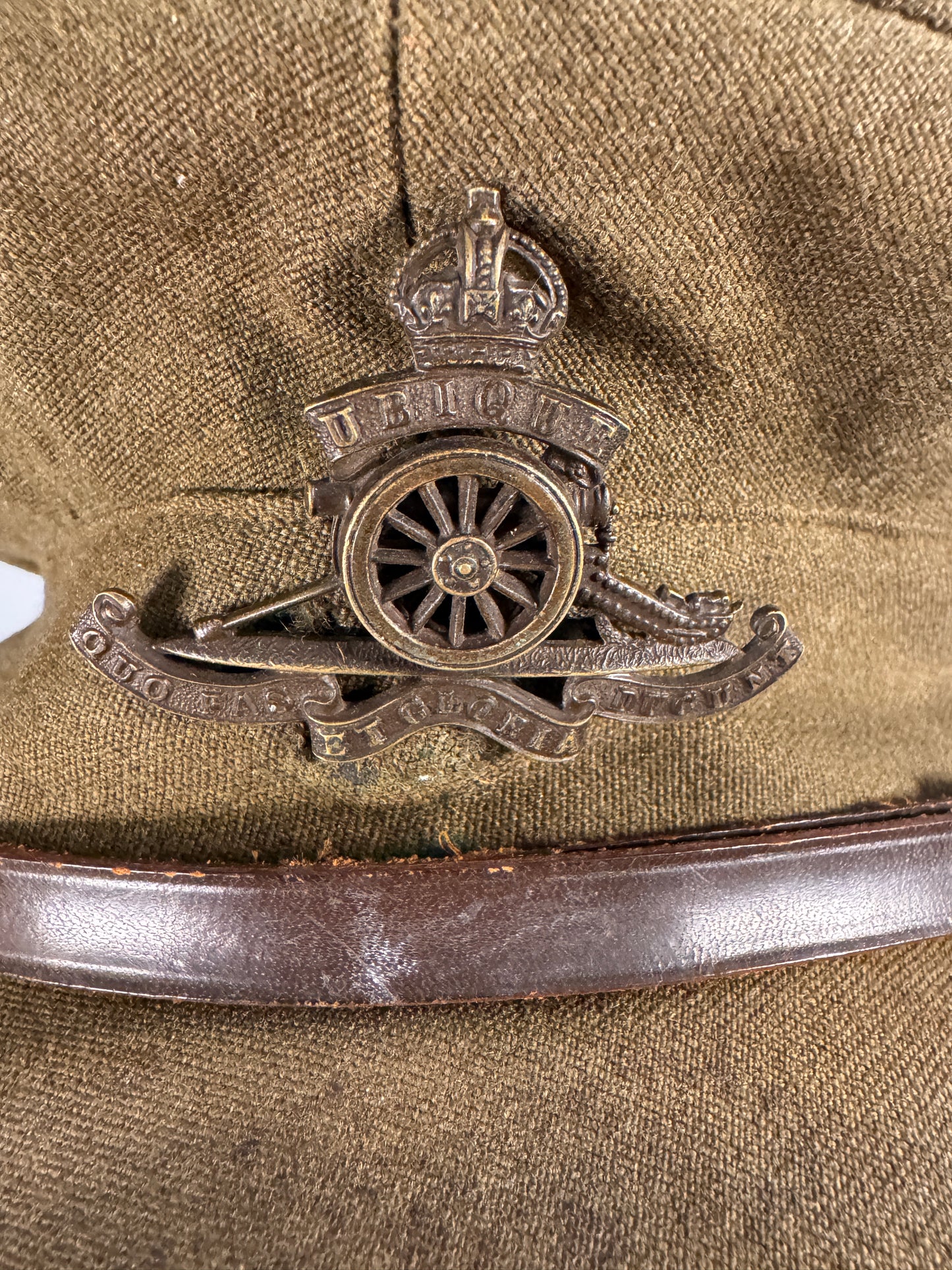 Photo 2 of Original WWII / WW2 British Royal Artillery Officer’s Service Cap - collectible militaria item