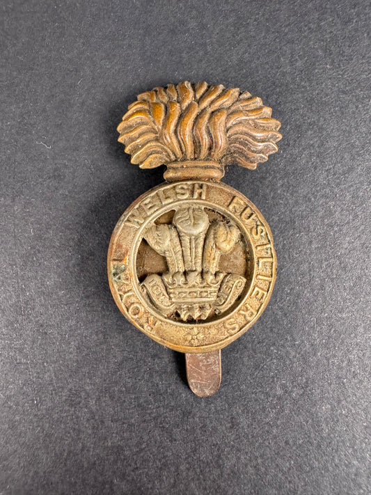 Photo 1 of WW1 British Army Welsh Fusiliers Cap Badge - collectible militaria item