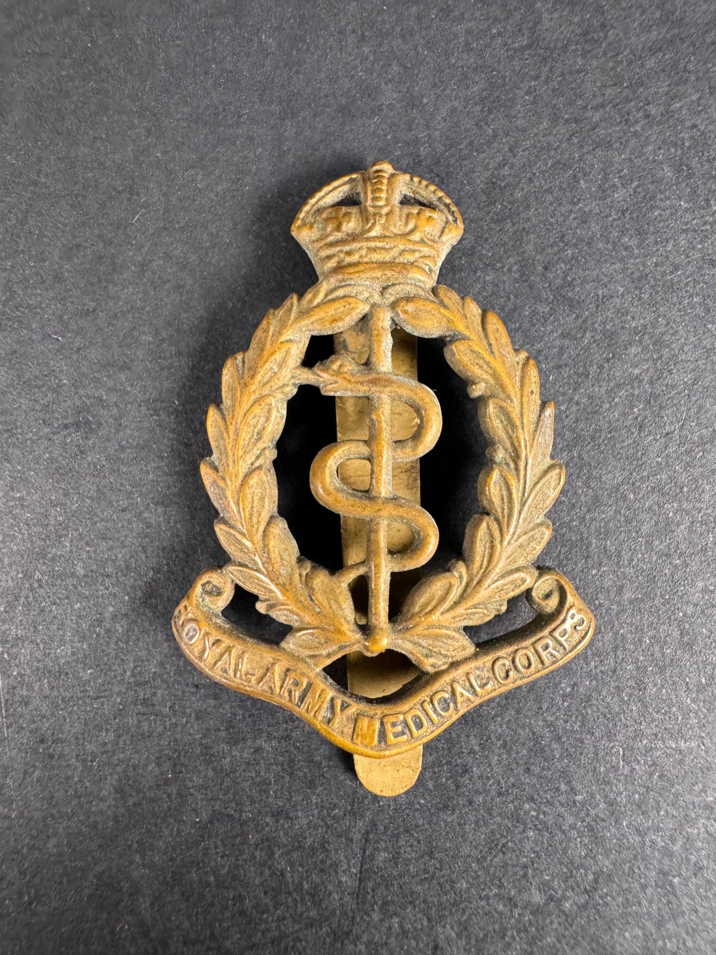Photo 1 of WW1 British Royal Army Medical Corps Cap Badge - collectible militaria item