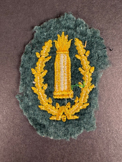 Photo 2 of WW2 German Artillery Gun Layer Proficiency Sleeve Badge - collectible militaria item