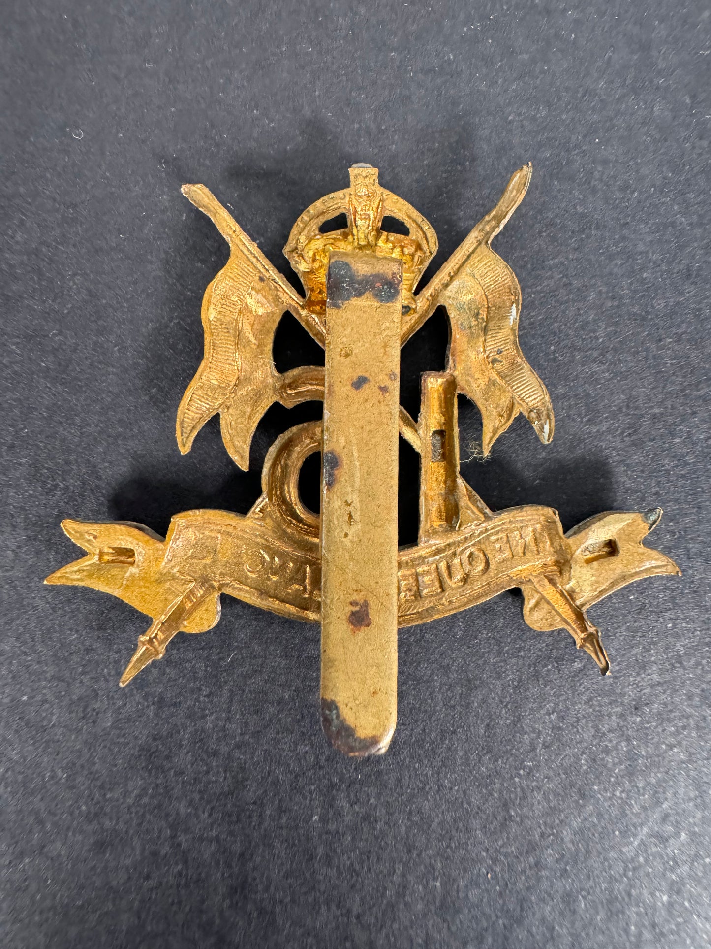 Photo 2 of WW1 British Army 16th The Queen’s Lancers Cavalry Cap Badge - collectible militaria item